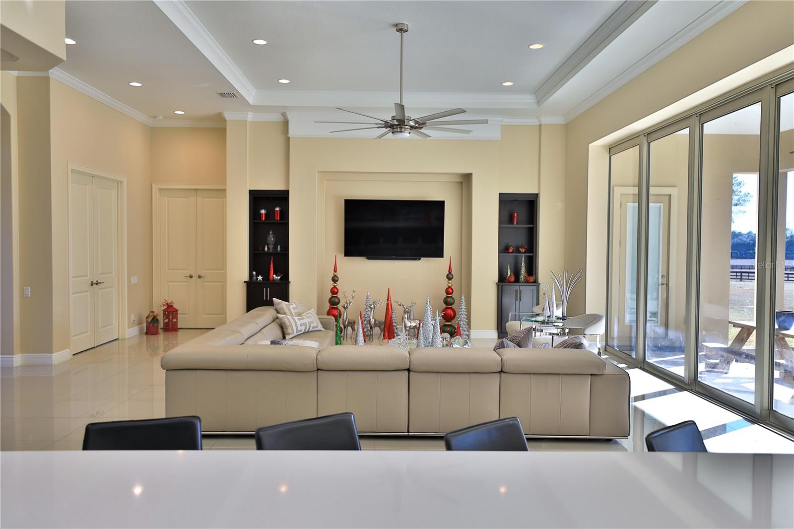 Image 12 of 32 For 1145 63rd Court