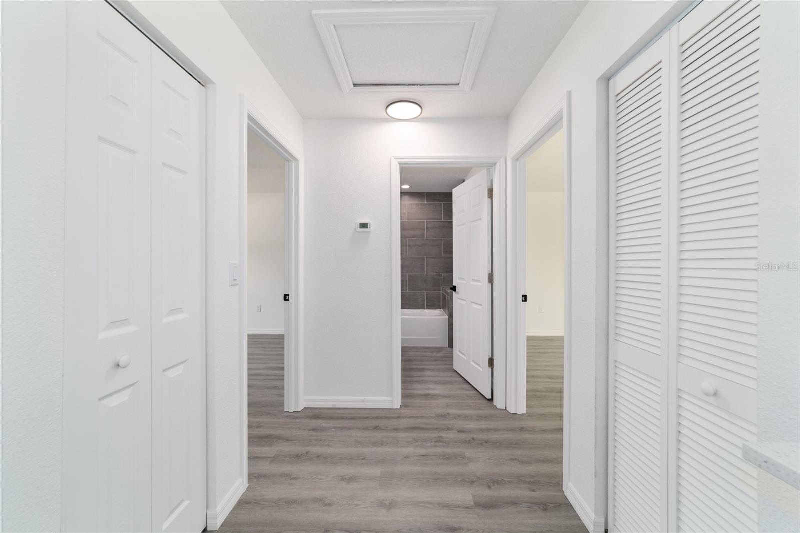 Image 22 of 37 For 1922 Little Cliffs Drive