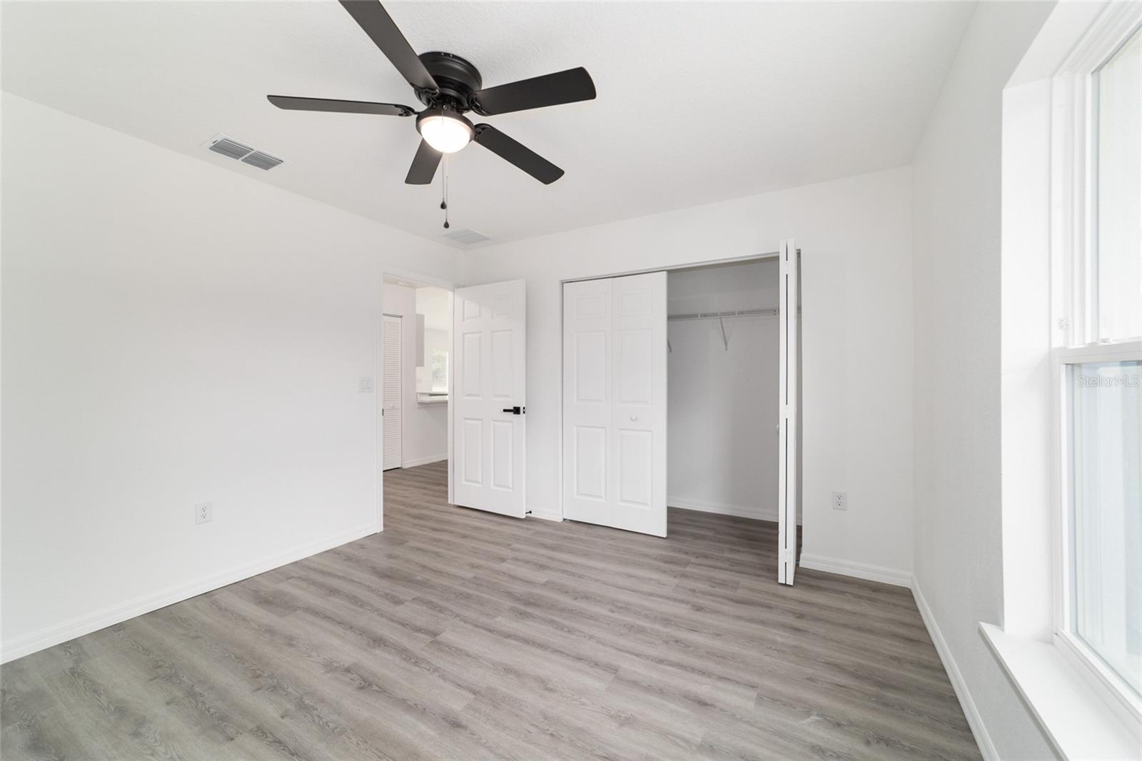 Image 24 of 37 For 1922 Little Cliffs Drive