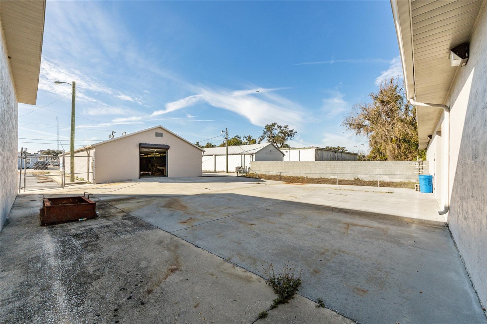 Image 15 of 44 For 818 North Magnolia Ave