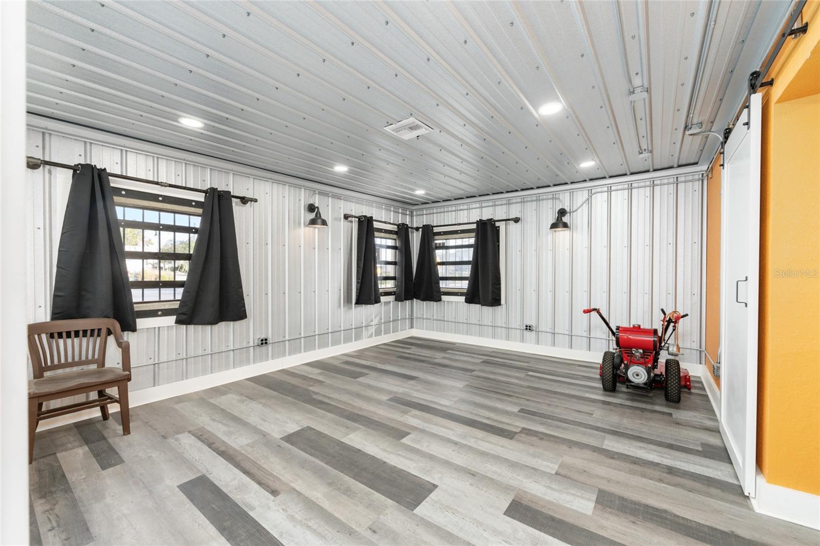 Image 16 of 44 For 818 North Magnolia Ave