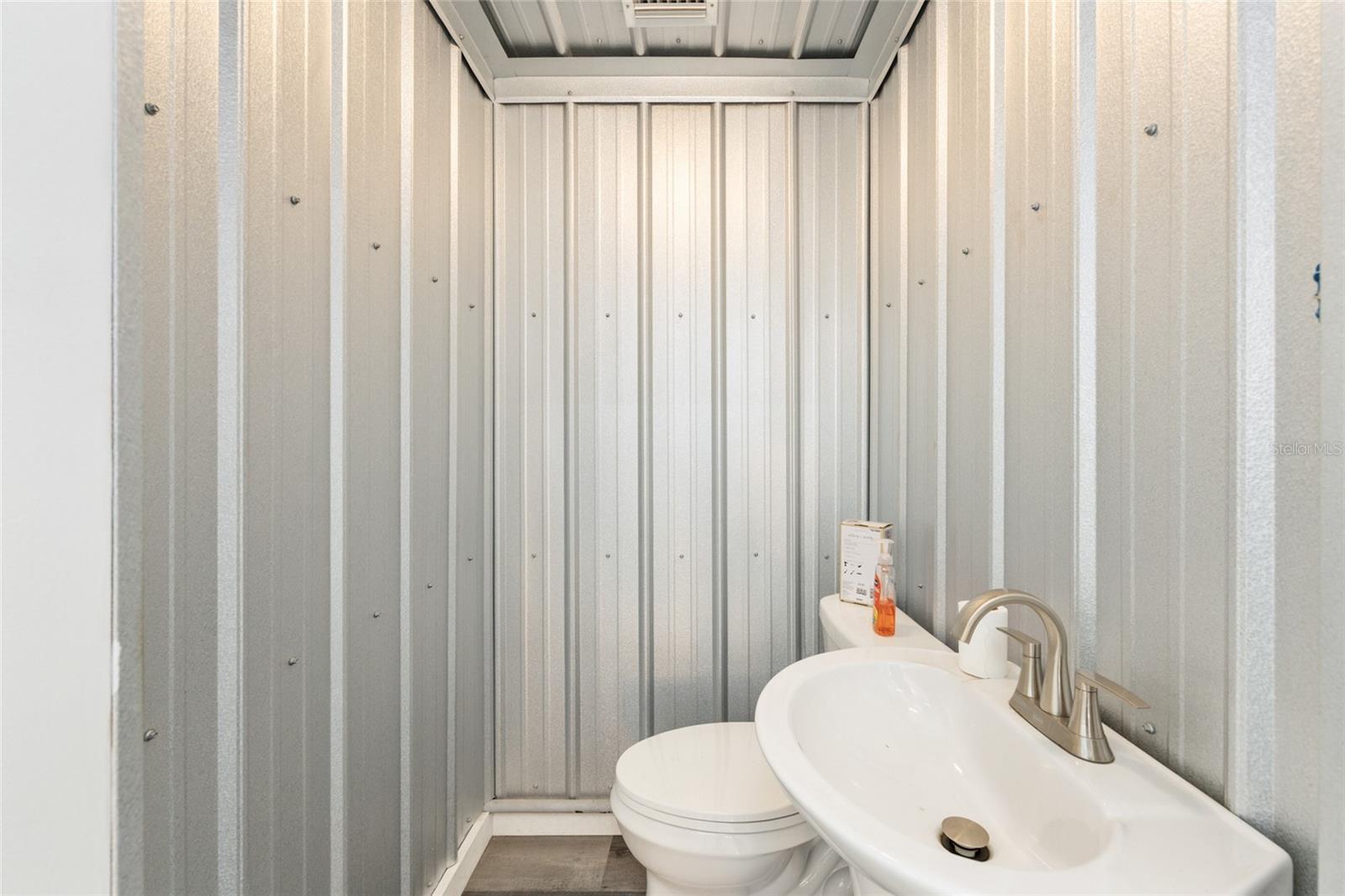 Image 21 of 44 For 818 North Magnolia Ave