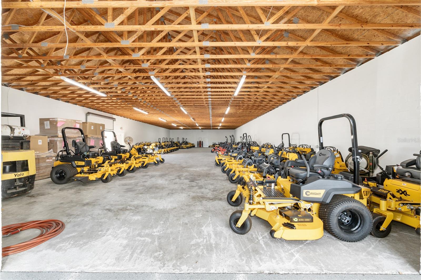 Image 27 of 44 For 818 North Magnolia Ave