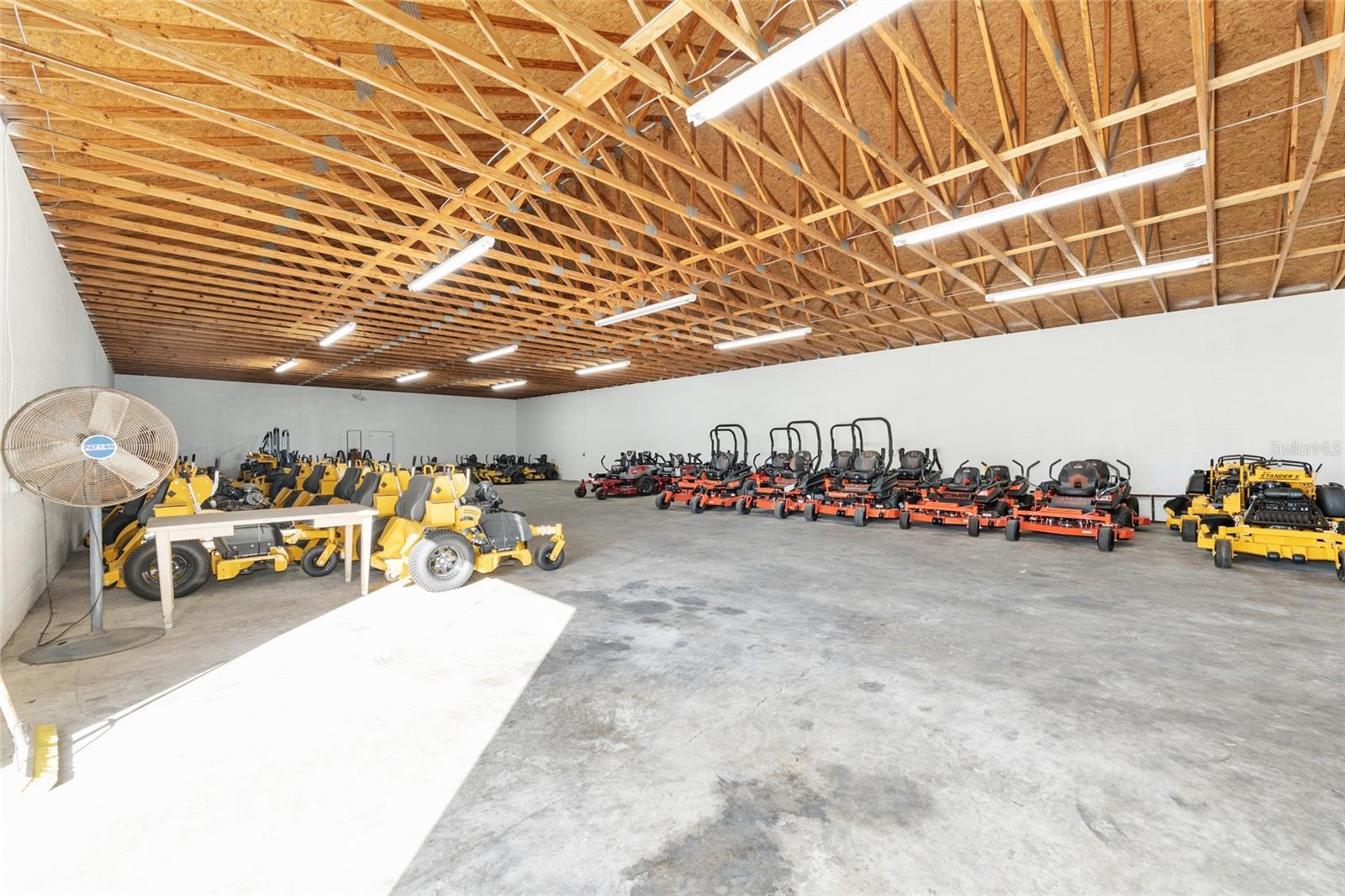 Image 29 of 44 For 818 North Magnolia Ave