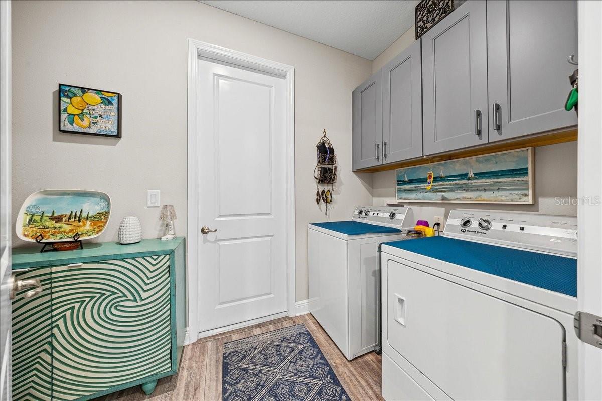 Image 28 of 62 For 10127 97th Lane