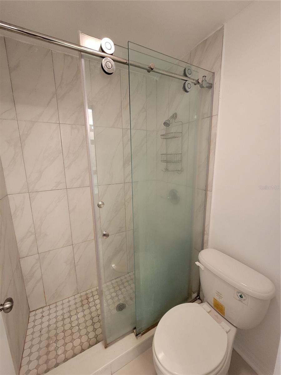 Image 11 of 12 For 2601 Archer Road 302