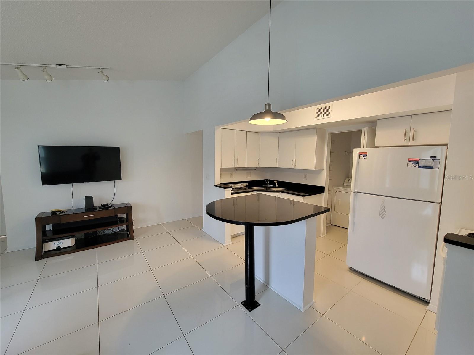 Image 2 of 12 For 2601 Archer Road 302