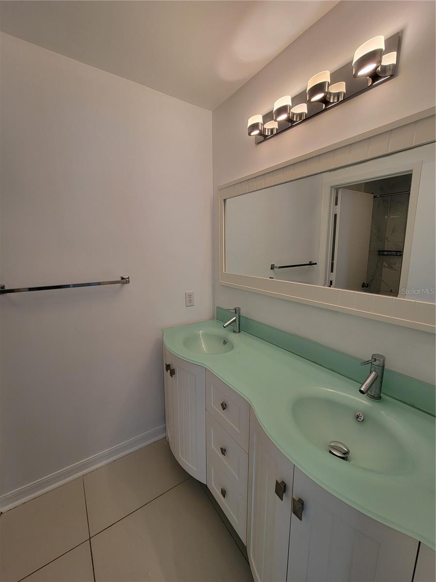 Image 6 of 12 For 2601 Archer Road 302