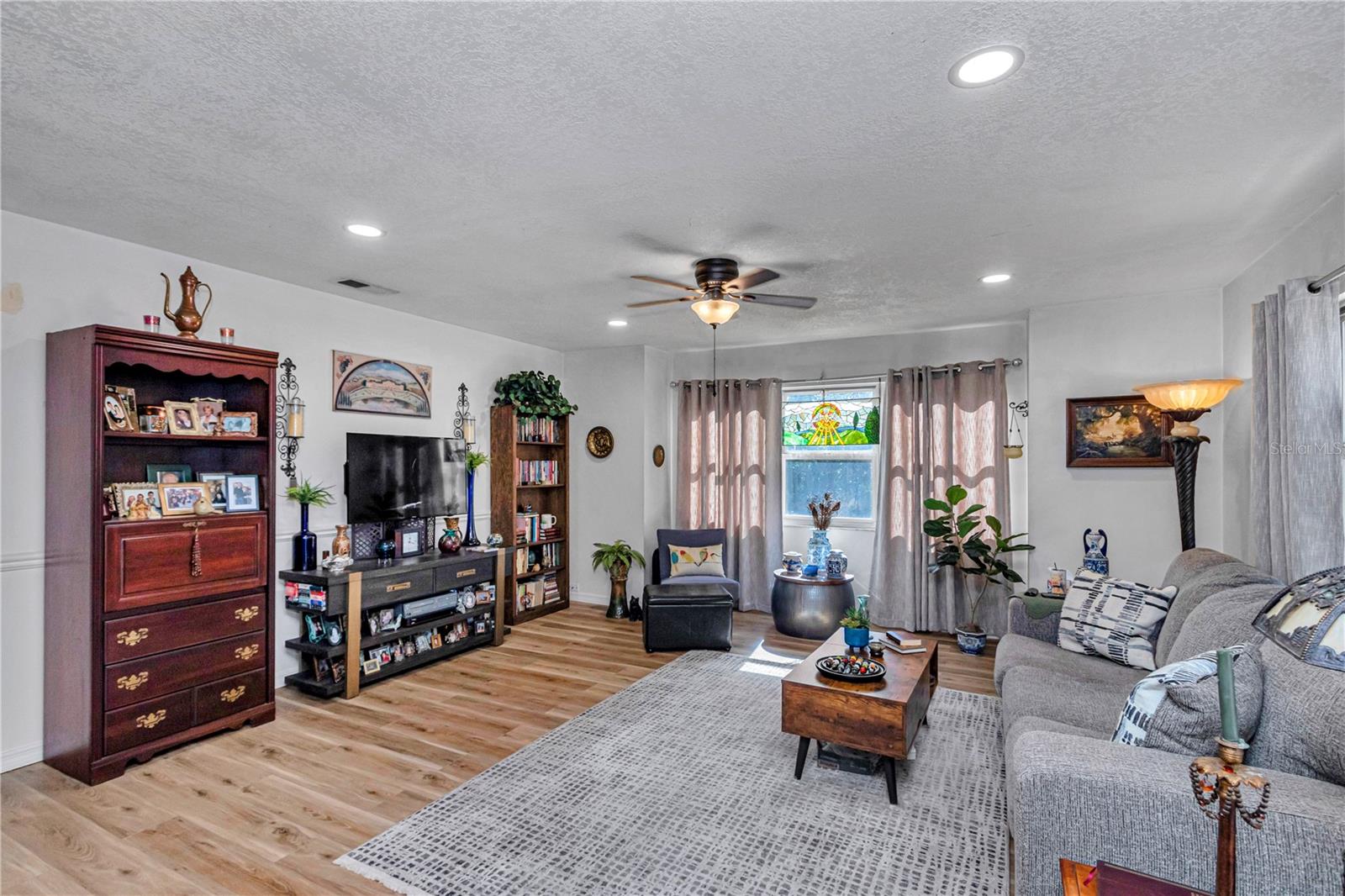 Image 14 of 38 For 715 12th Terrace