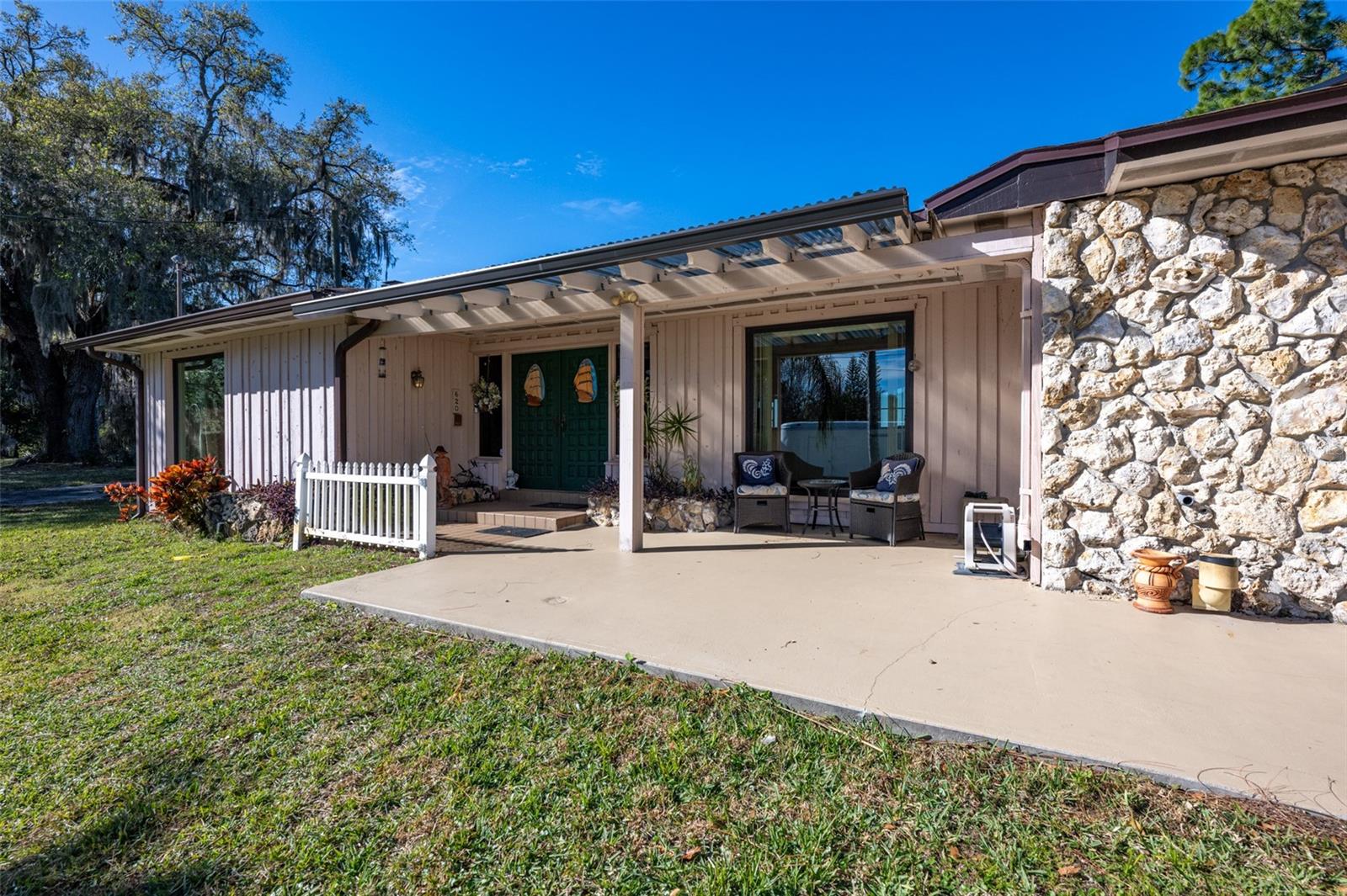 Image 11 of 40 For 620 Lake Kathryn Circle