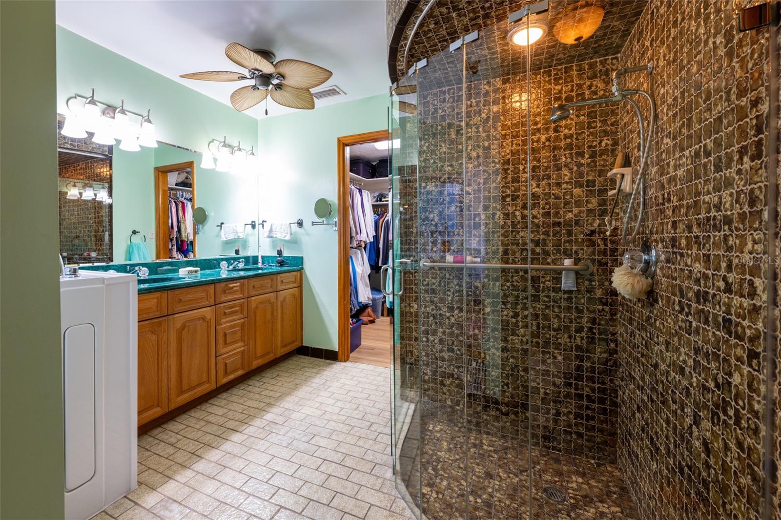 Image 17 of 40 For 620 Lake Kathryn Circle