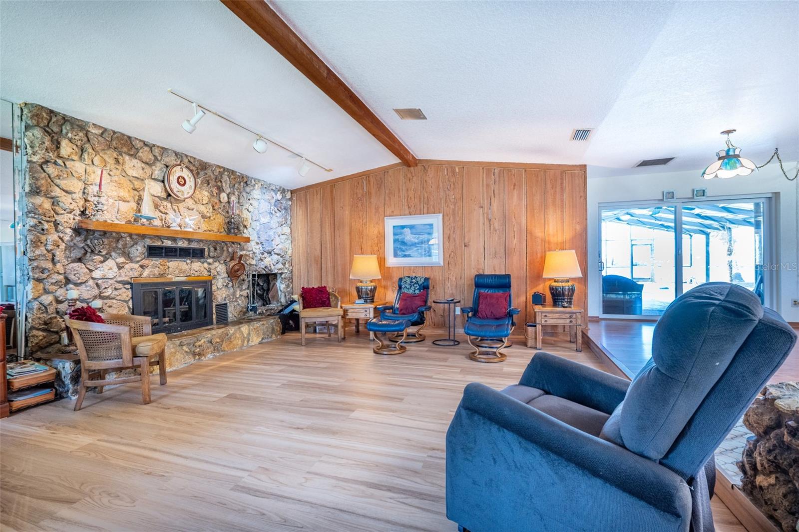 Image 22 of 40 For 620 Lake Kathryn Circle