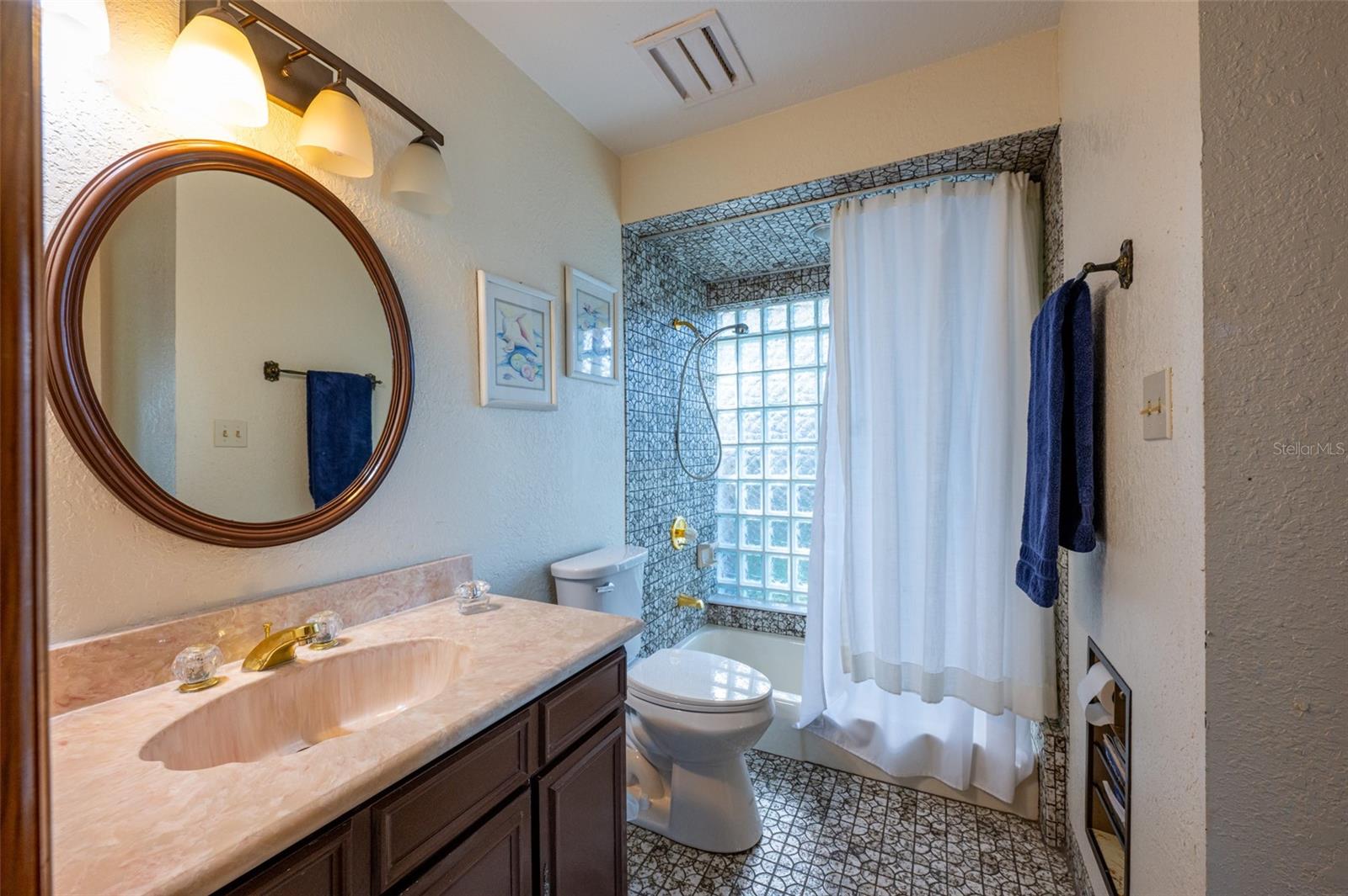 Image 24 of 40 For 620 Lake Kathryn Circle