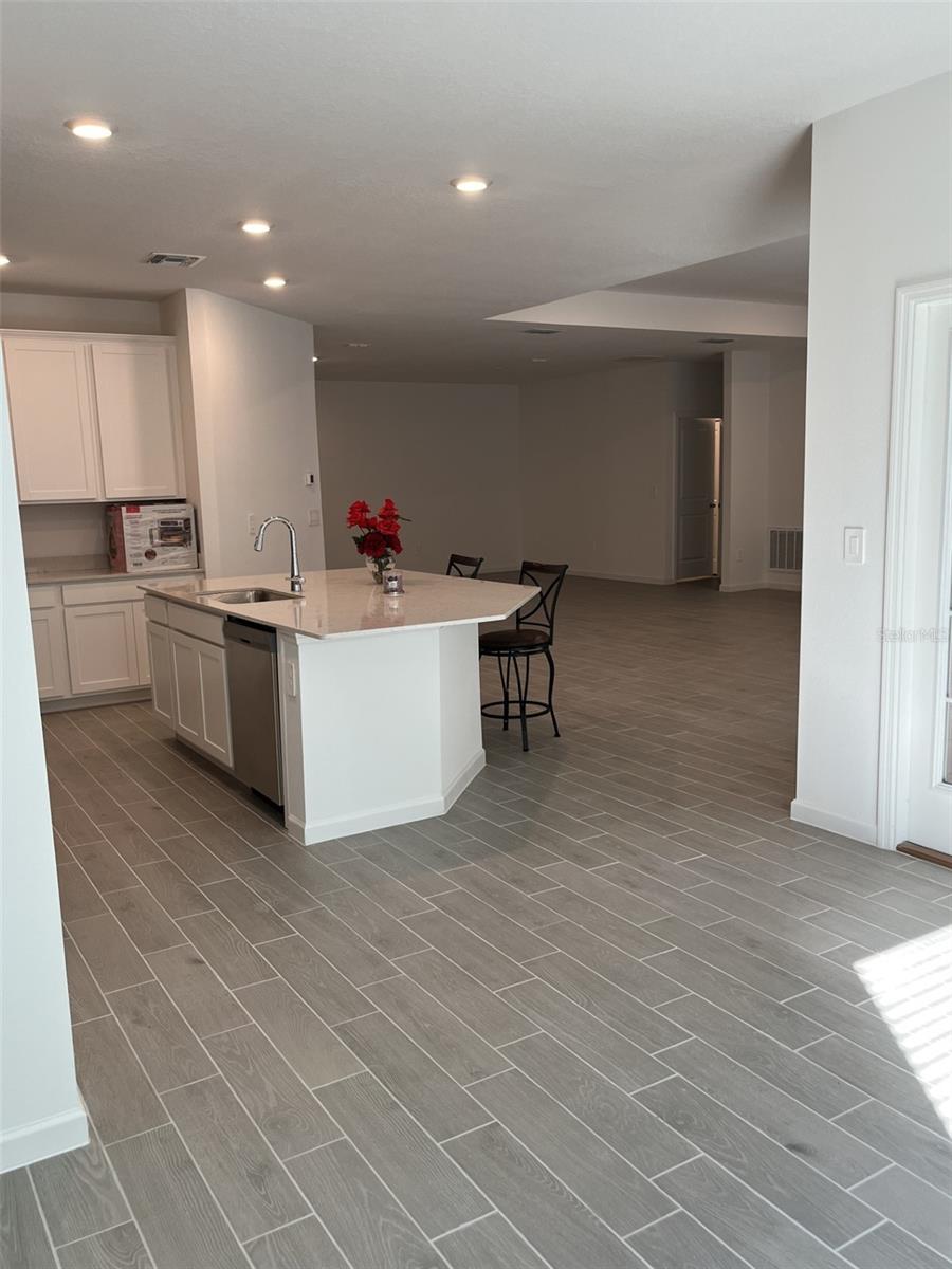 Image 11 of 70 For 19735 77th Loop