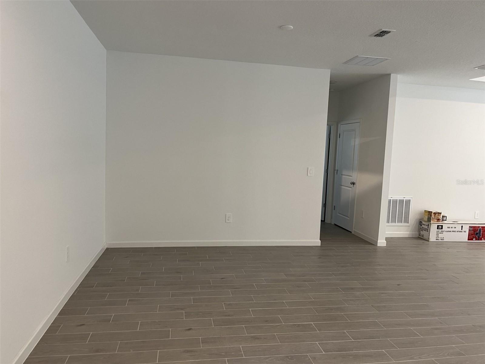 Image 12 of 70 For 19735 77th Loop