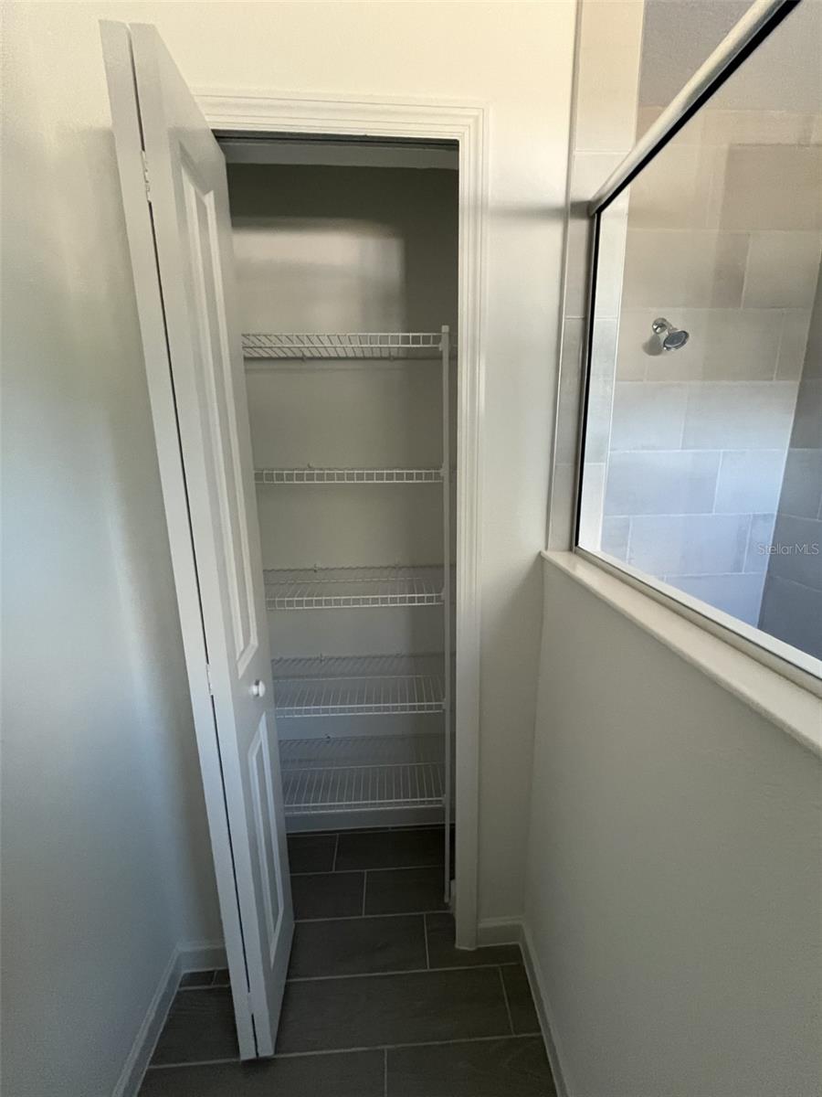 Image 21 of 70 For 19735 77th Loop