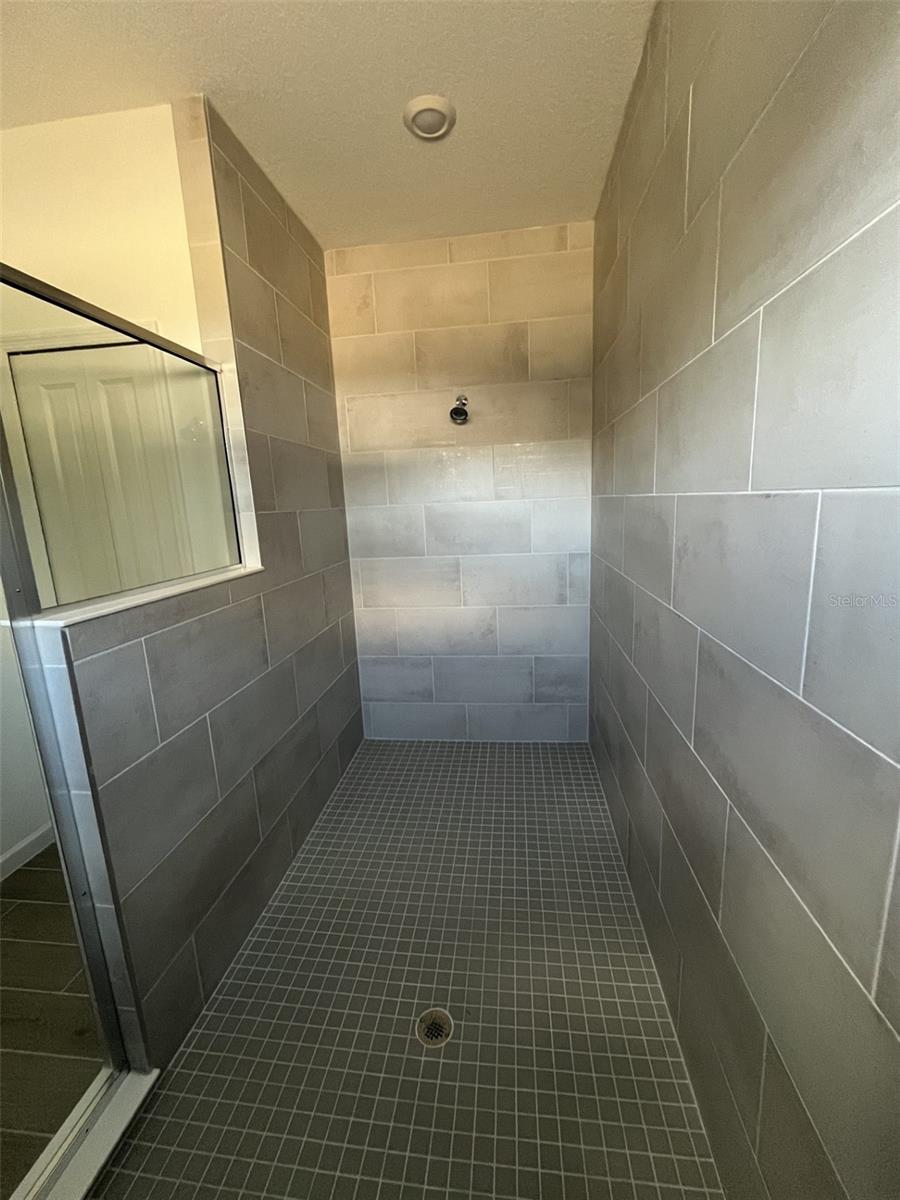 Image 67 of 70 For 19735 77th Loop