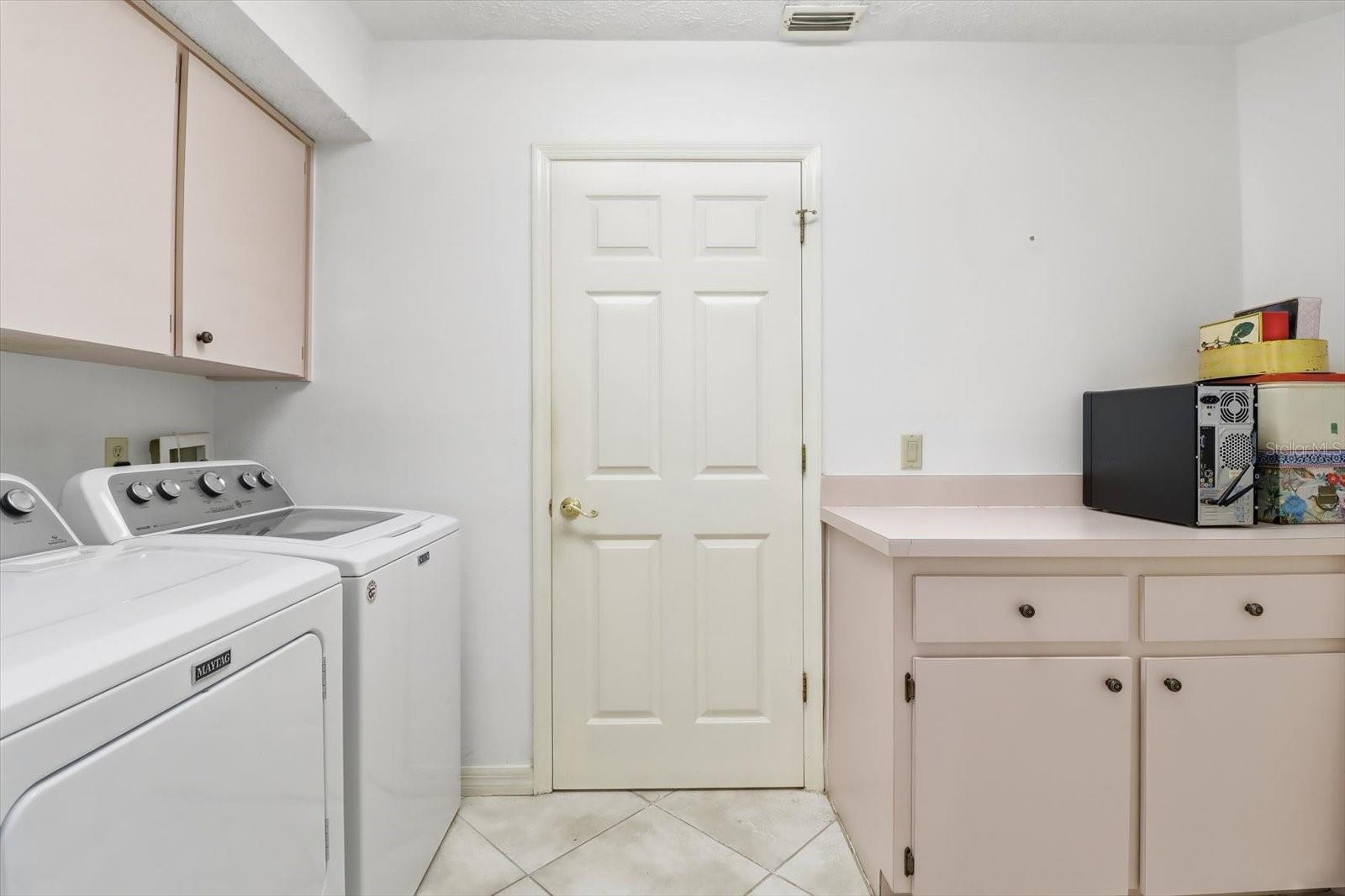 Image 30 of 51 For 8951 Sweetwater Drive