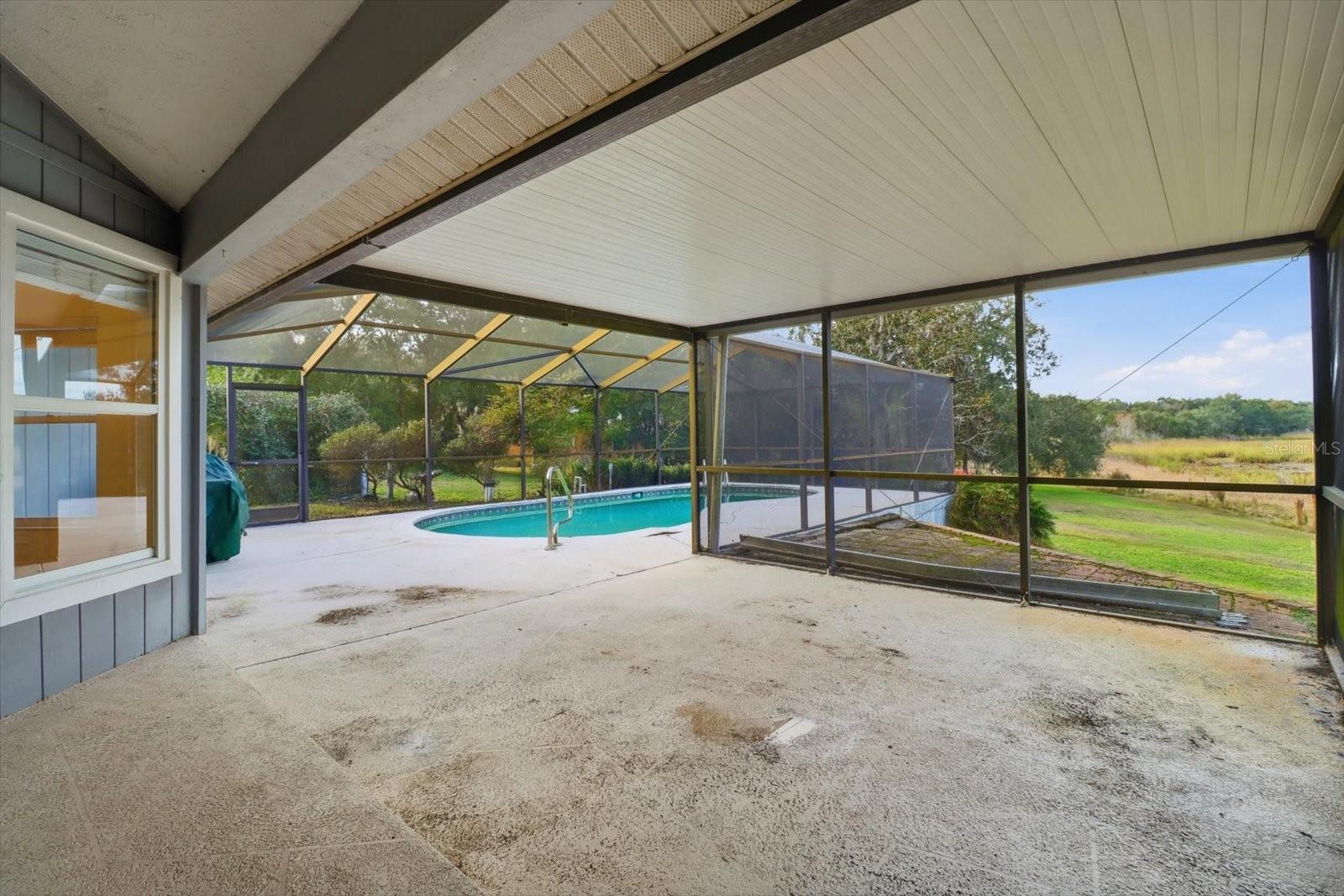 Image 33 of 51 For 8951 Sweetwater Drive