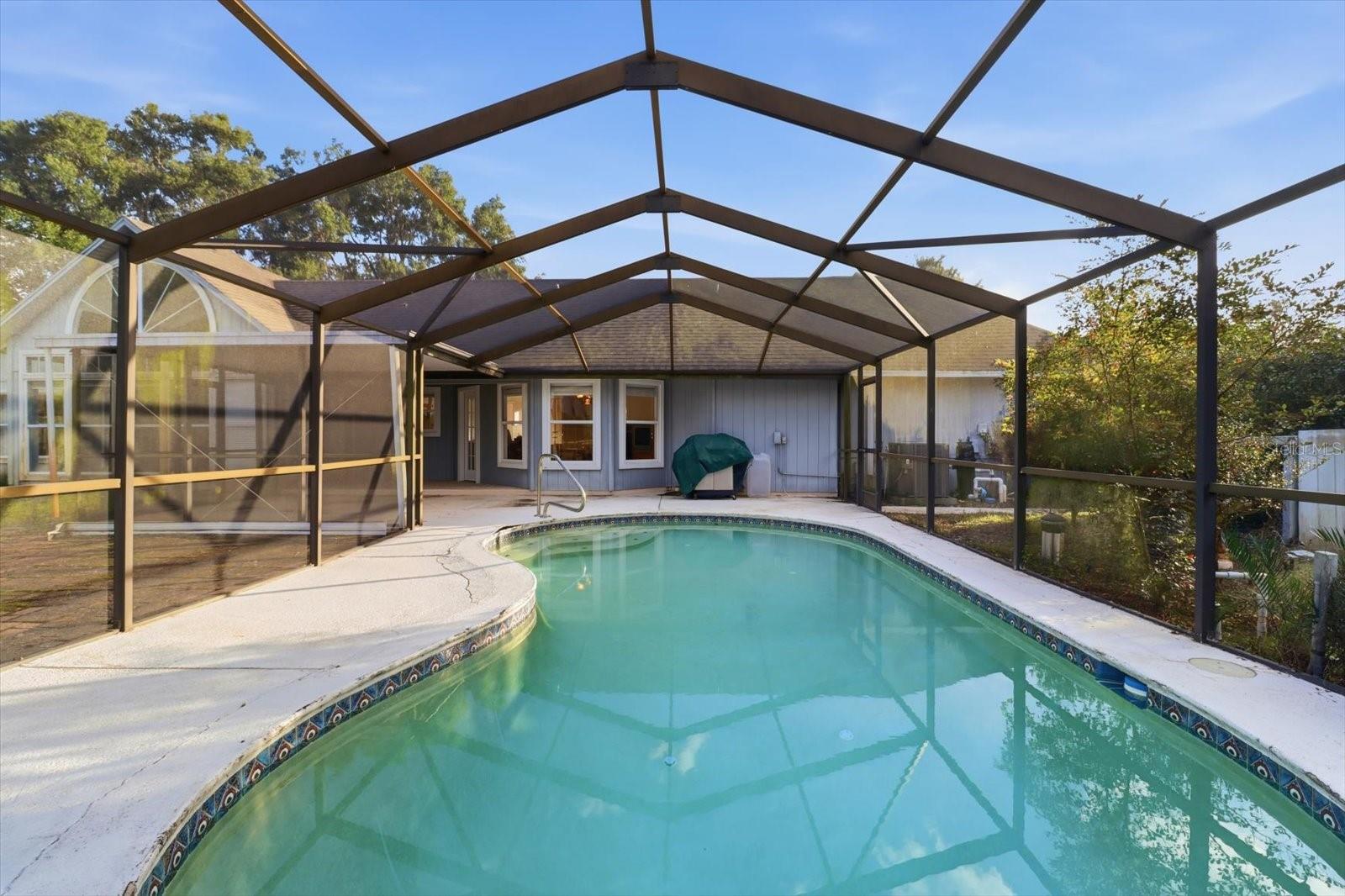 Image 37 of 51 For 8951 Sweetwater Drive