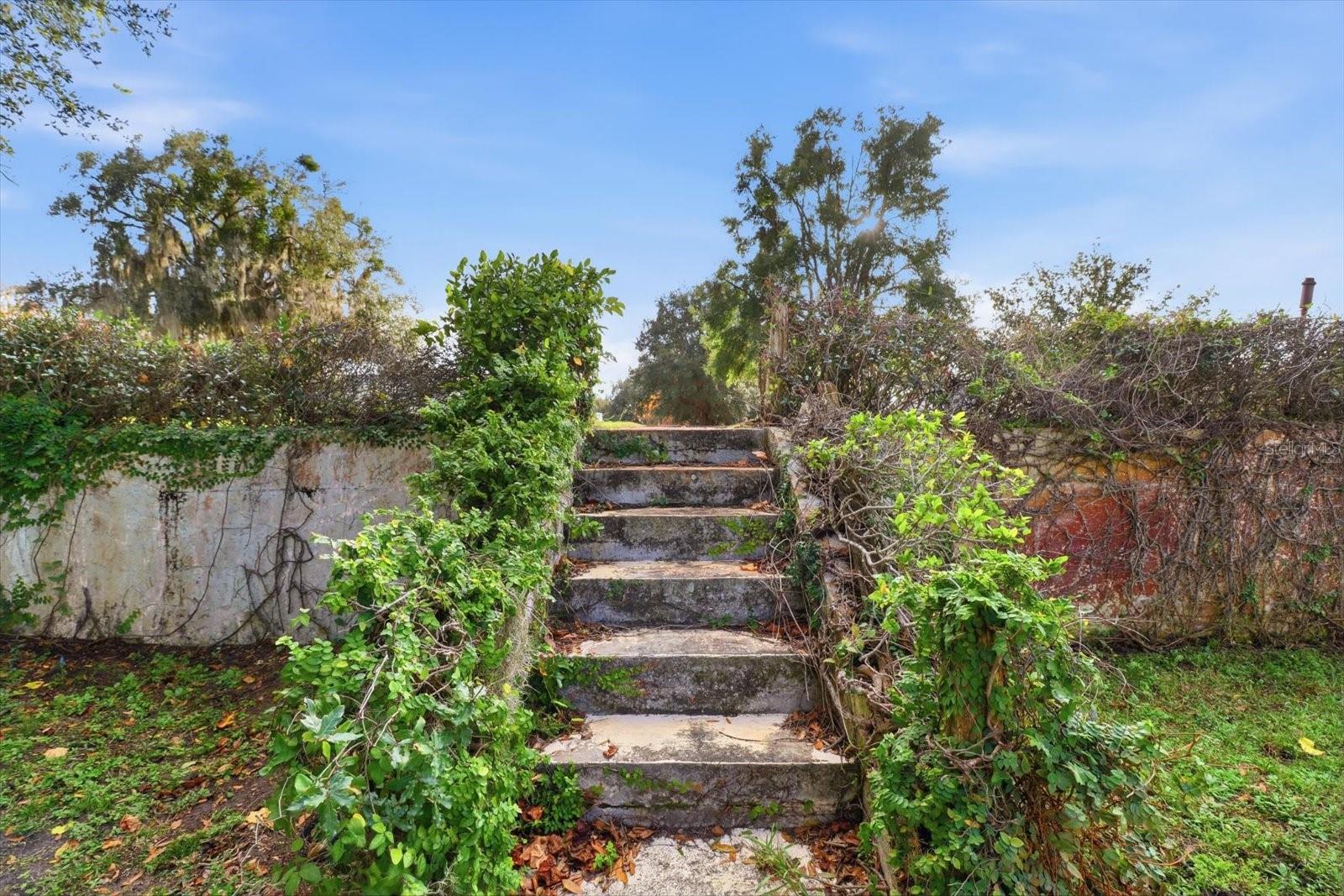 Image 43 of 51 For 8951 Sweetwater Drive