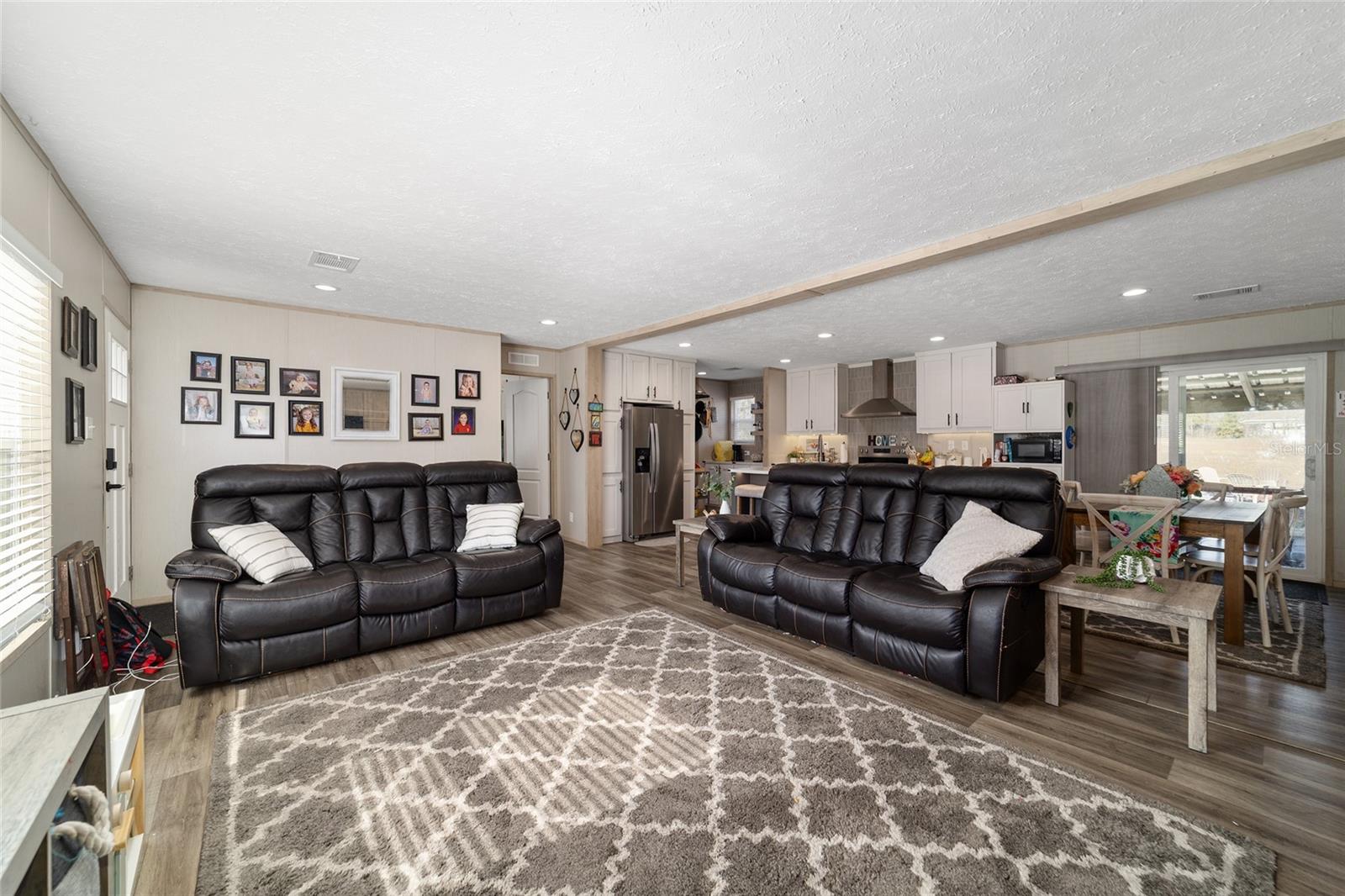 Image 13 of 76 For 18427 60th Street