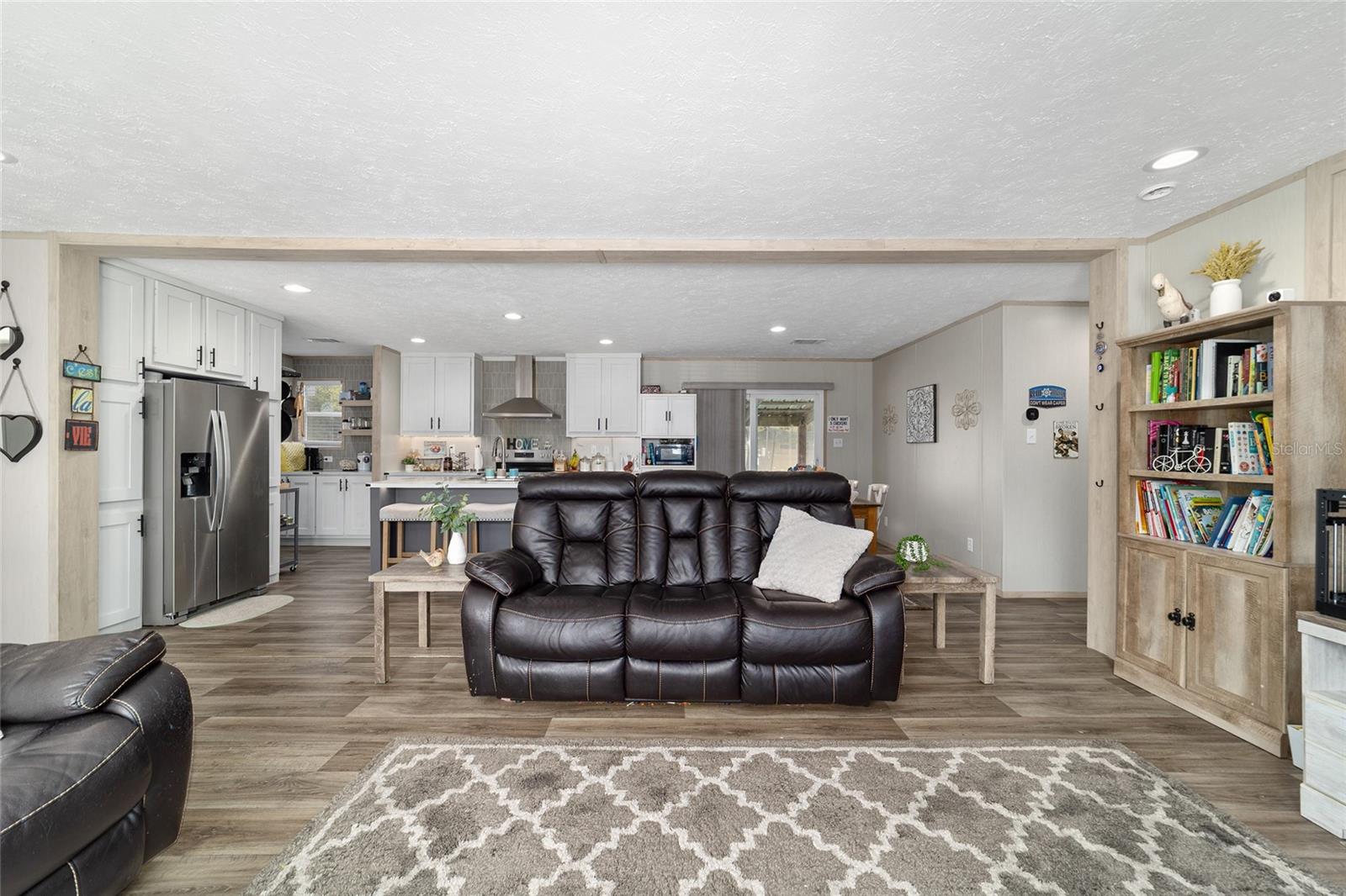 Image 14 of 76 For 18427 60th Street