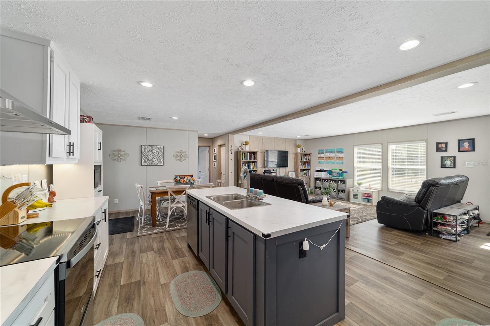 Image 22 of 76 For 18427 60th Street