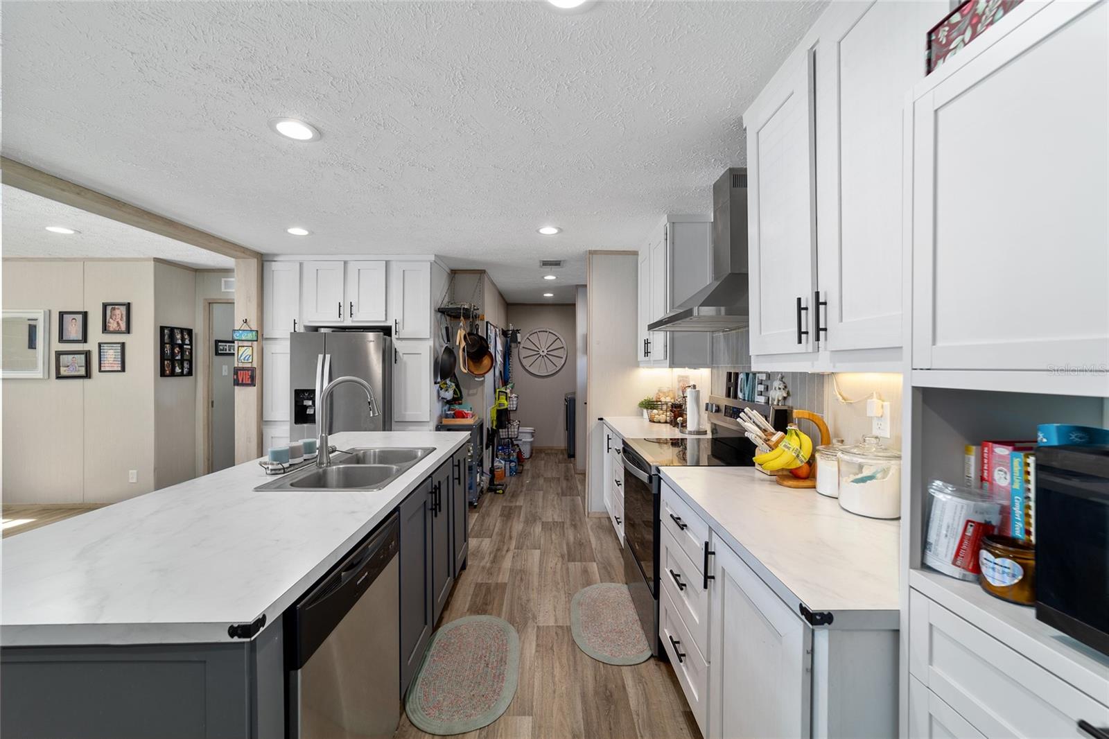 Image 24 of 76 For 18427 60th Street