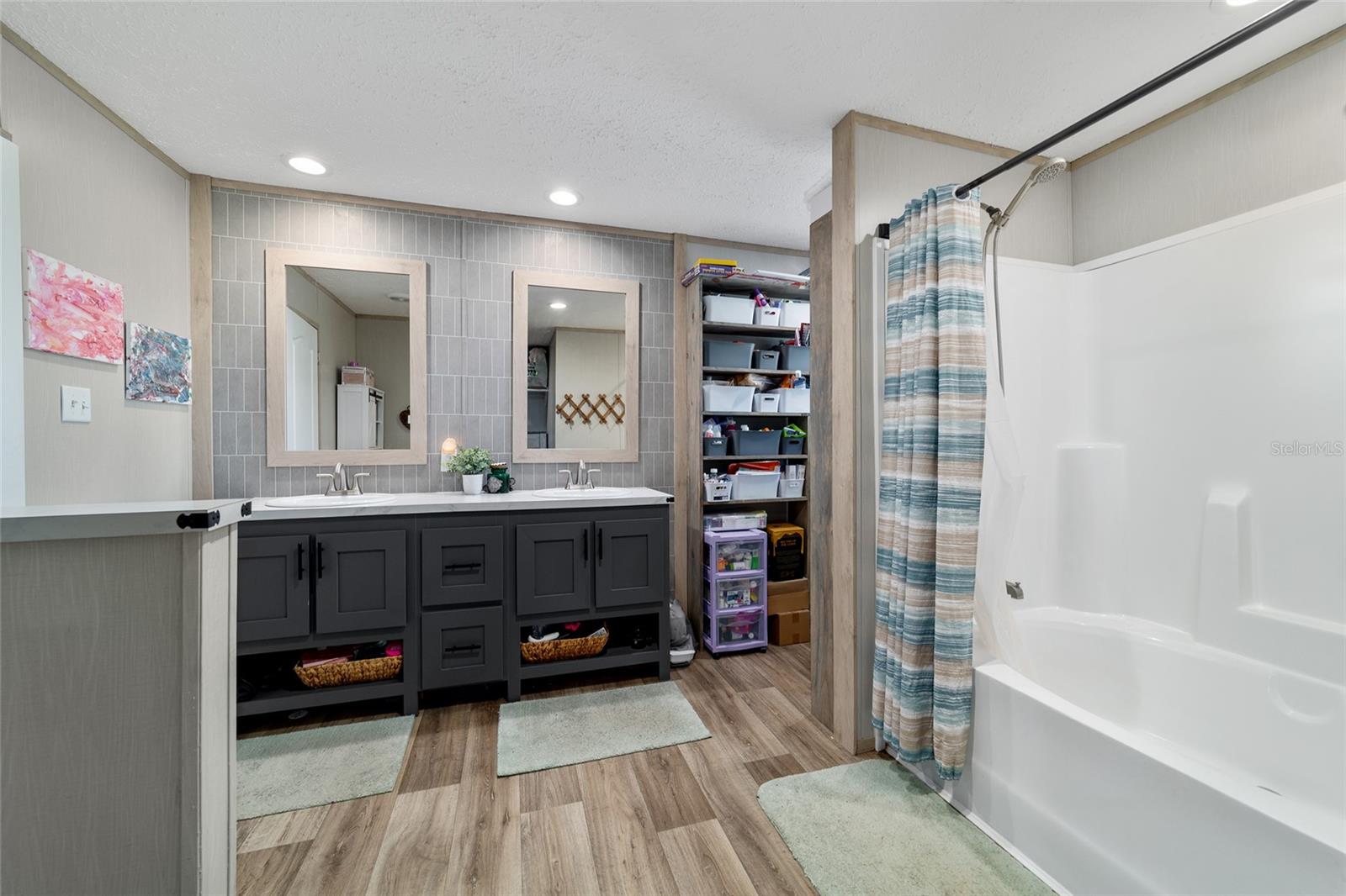 Image 32 of 76 For 18427 60th Street