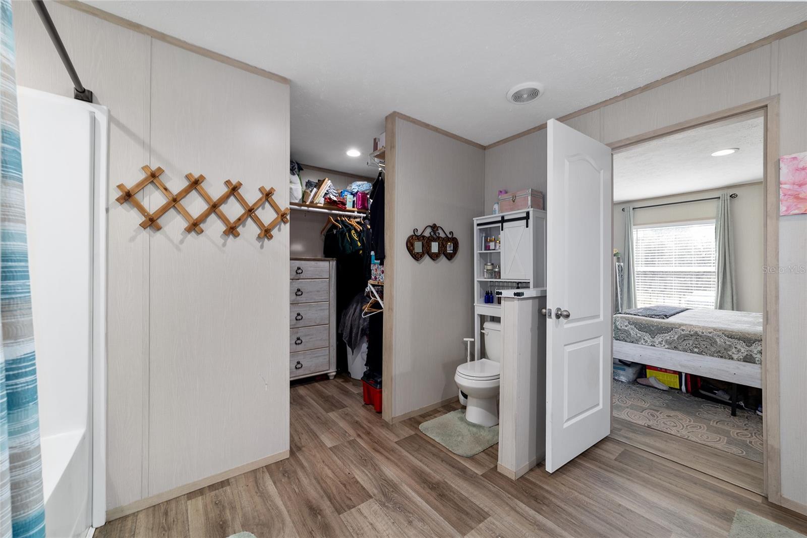 Image 36 of 76 For 18427 60th Street