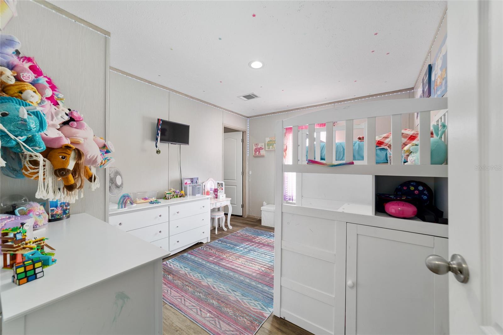 Image 40 of 76 For 18427 60th Street