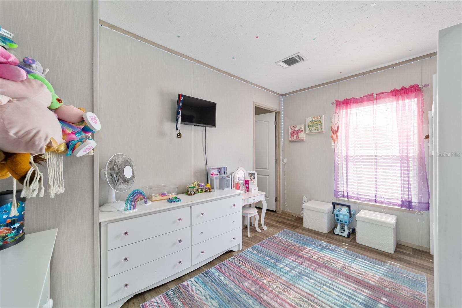 Image 41 of 76 For 18427 60th Street