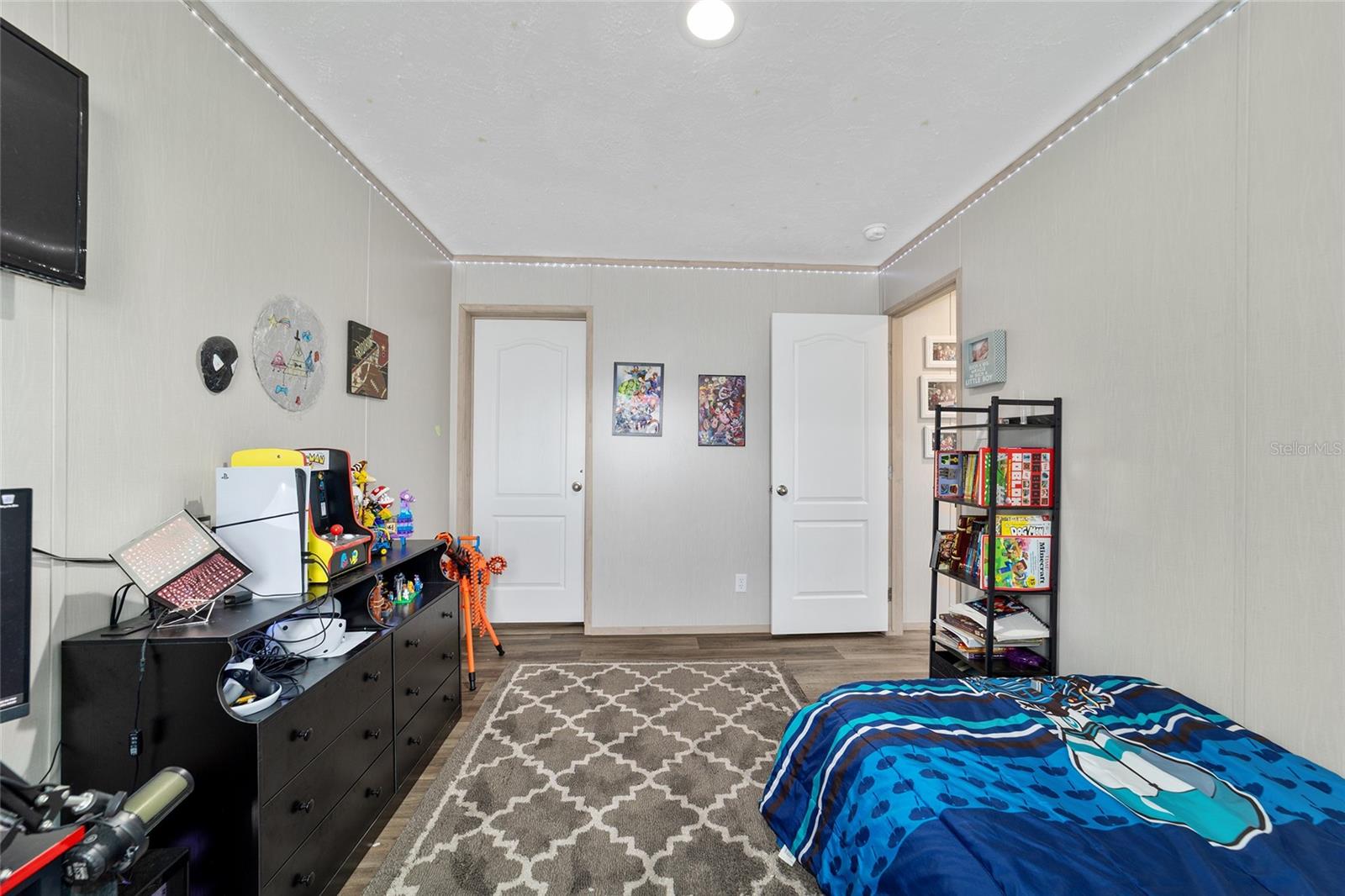 Image 45 of 76 For 18427 60th Street