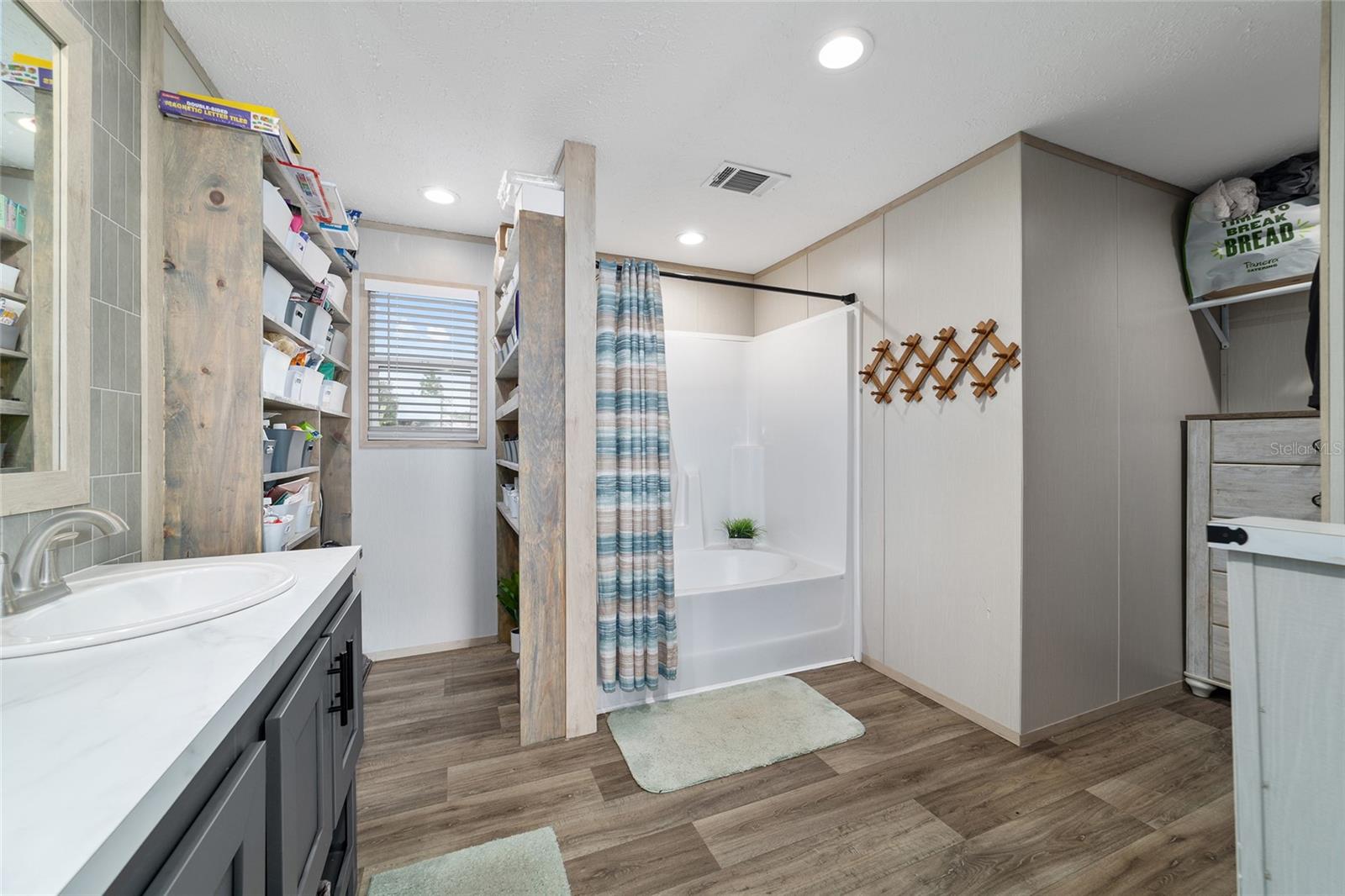 Image 5 of 76 For 18427 60th Street