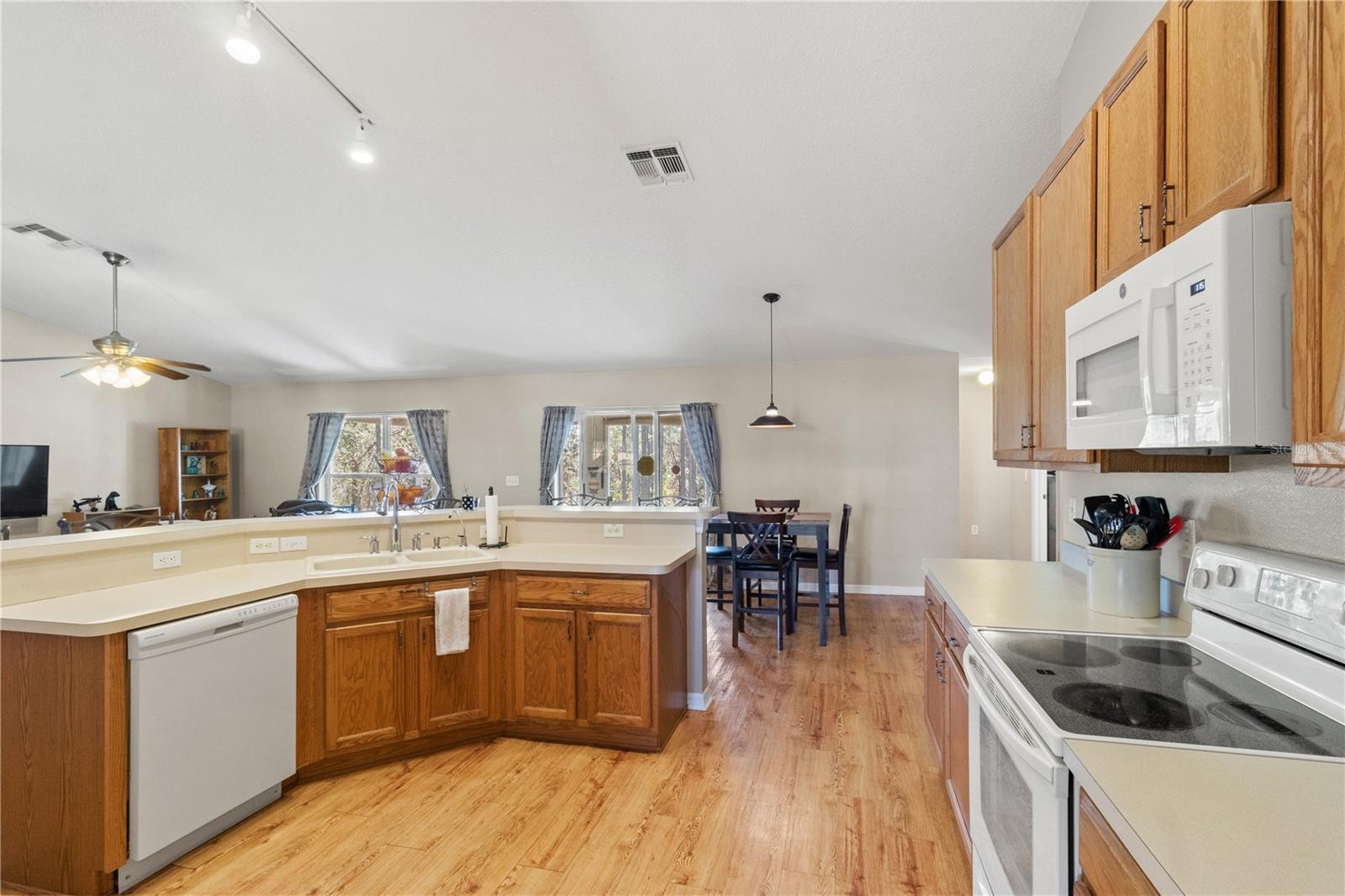 Image 14 of 26 For 4239 Dorchester Circle