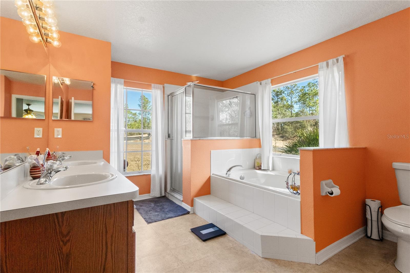 Image 17 of 26 For 4239 Dorchester Circle