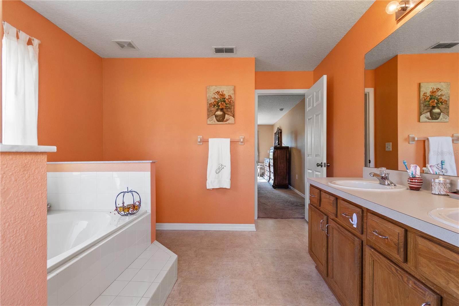 Image 19 of 26 For 4239 Dorchester Circle