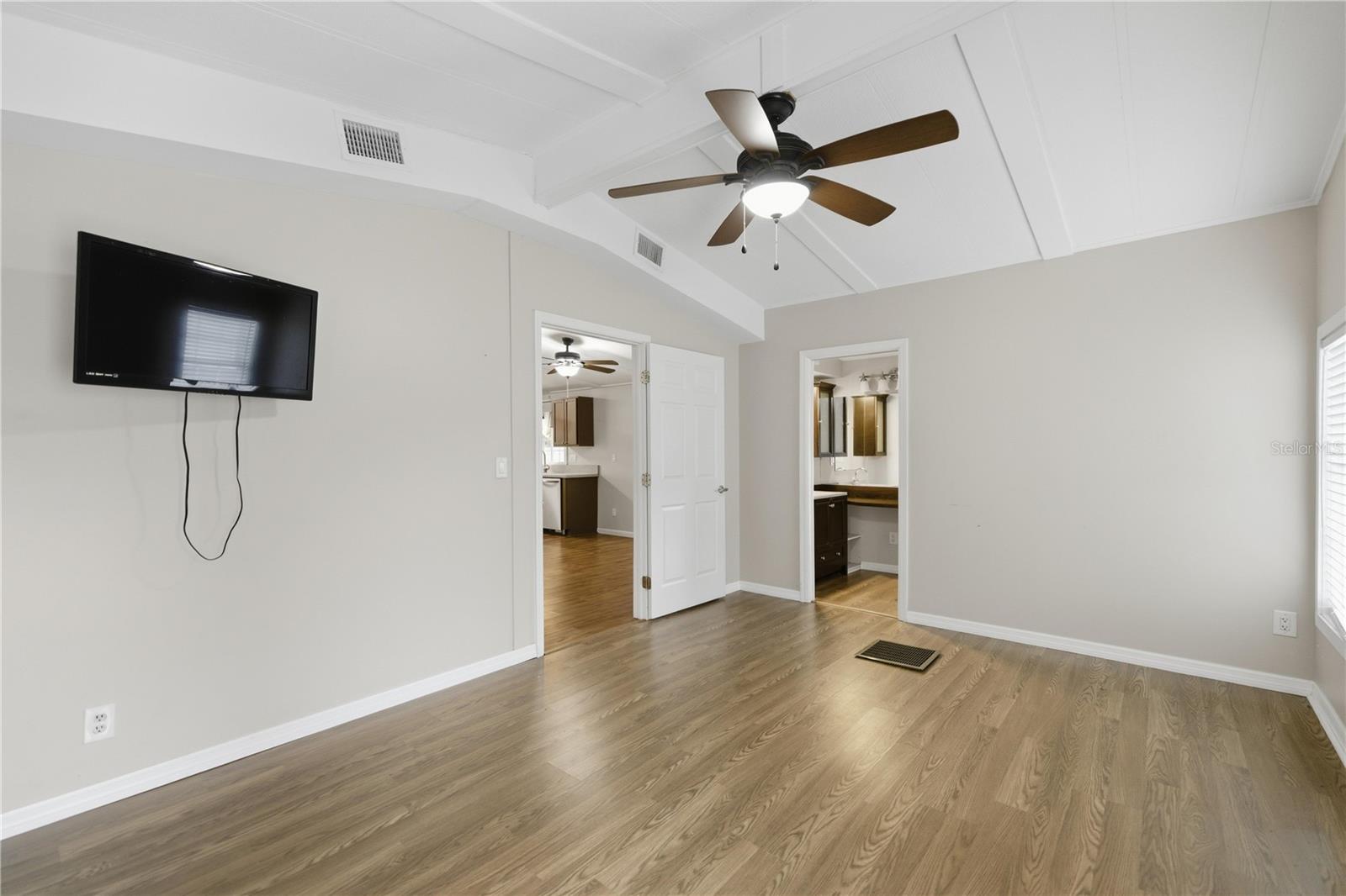 Image 14 of 33 For 14620 95th Avenue