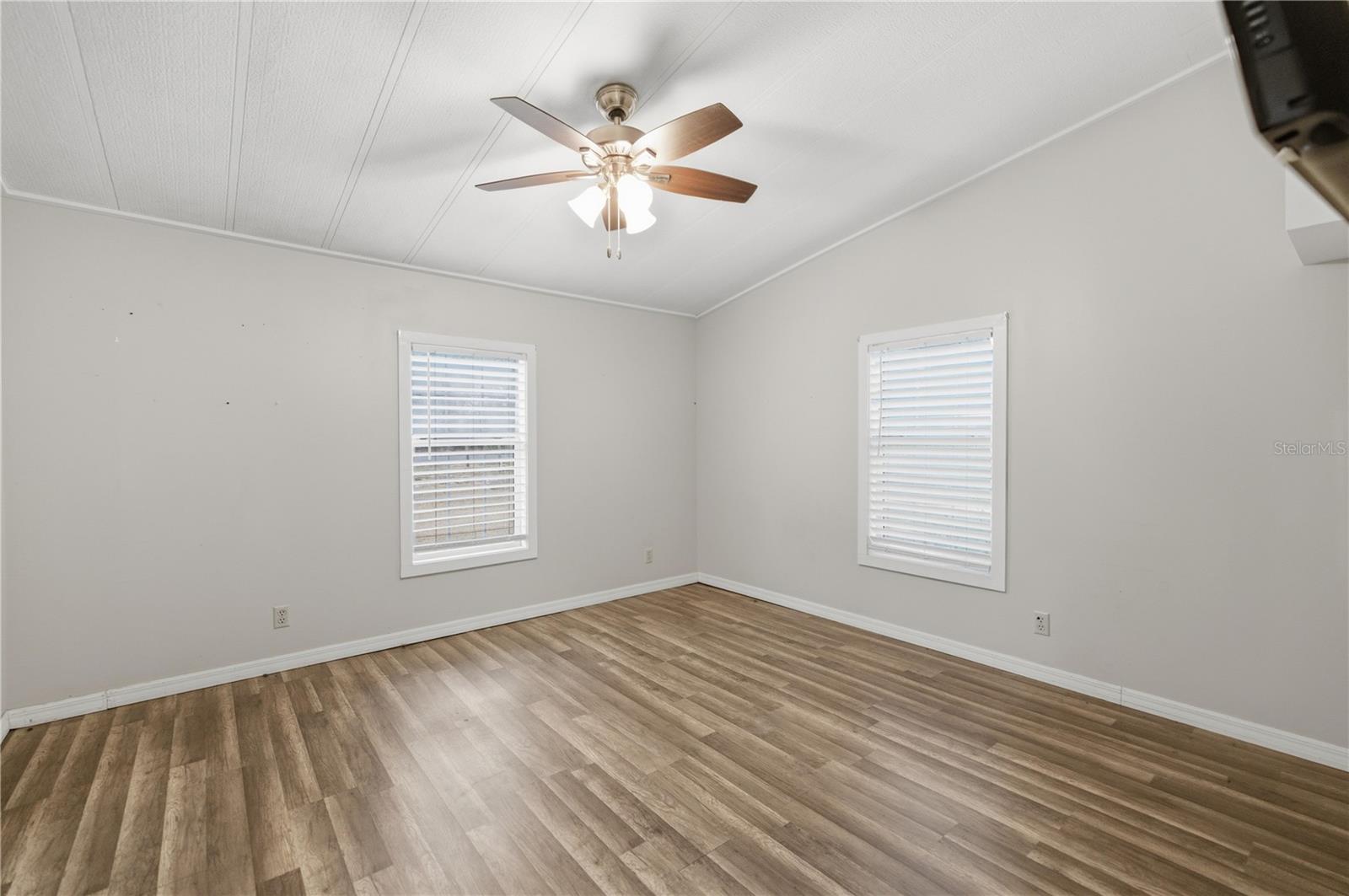 Image 18 of 33 For 14620 95th Avenue