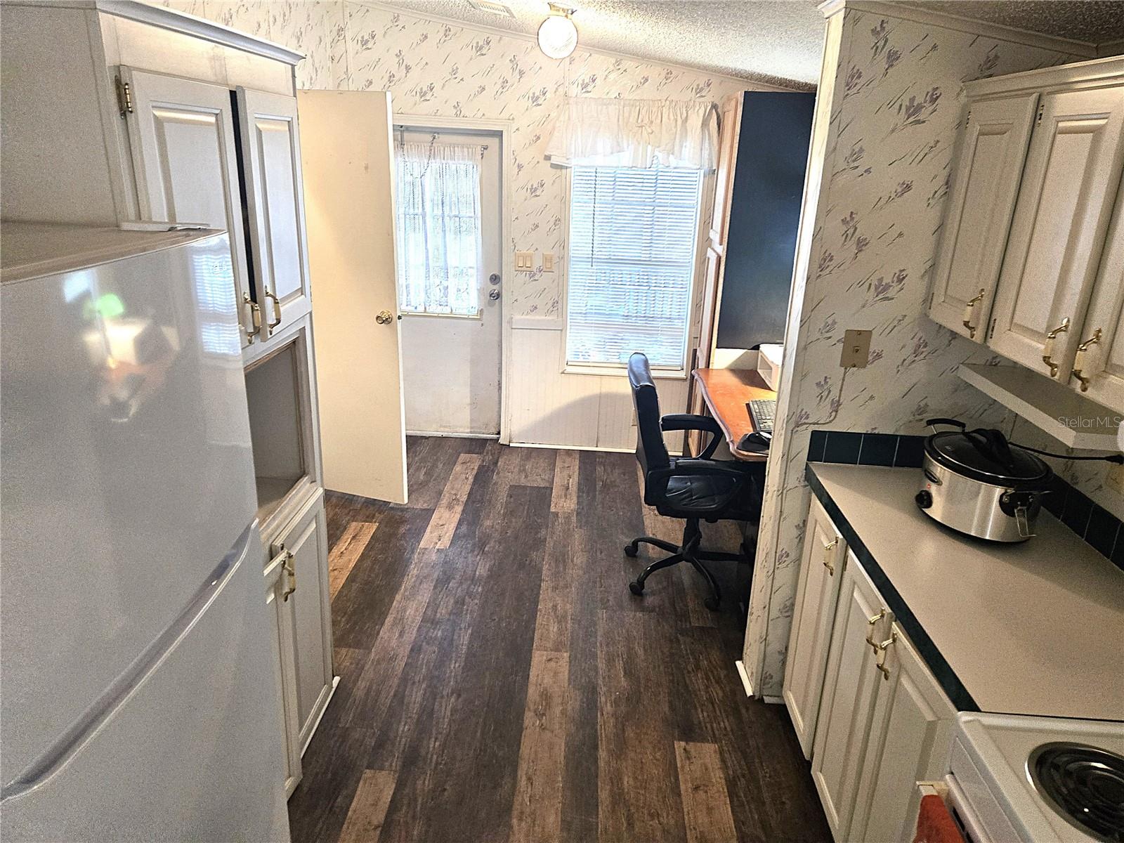 Image 7 of 23 For 2121 170th Avenue Road