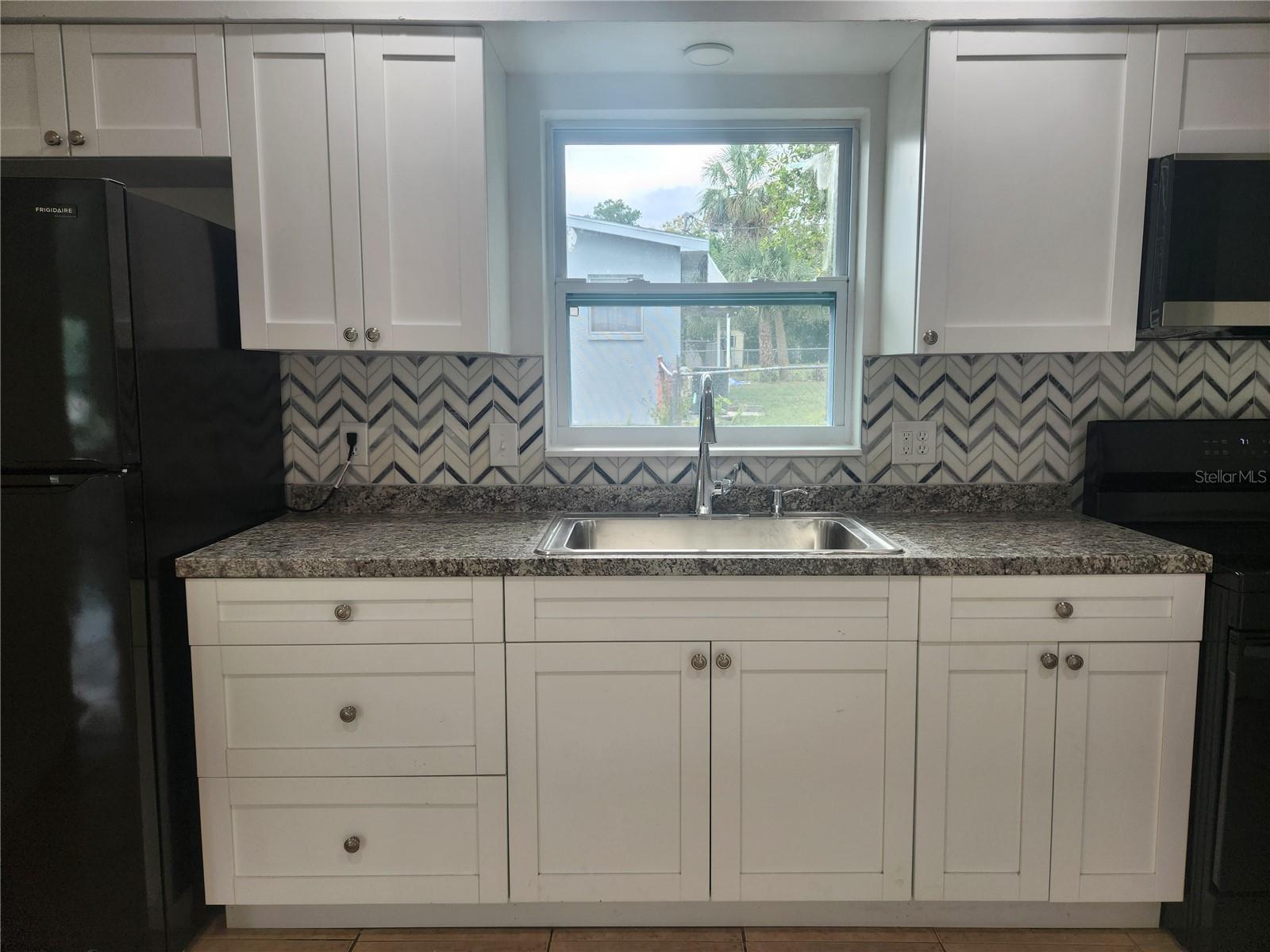 Image 3 of 30 For 12 Beverly Hills Boulevard