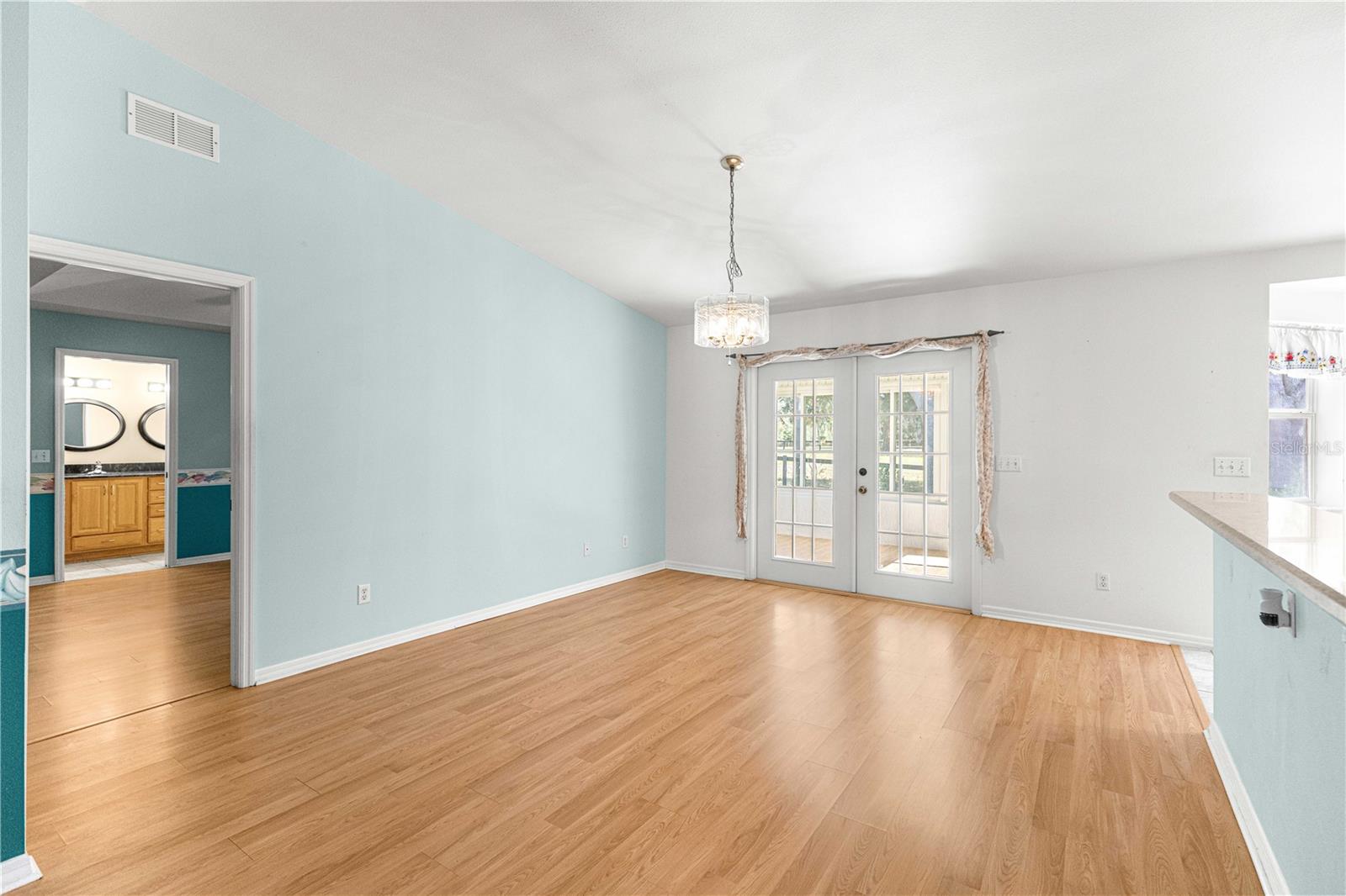 Image 12 of 51 For 10501 60th Terrace