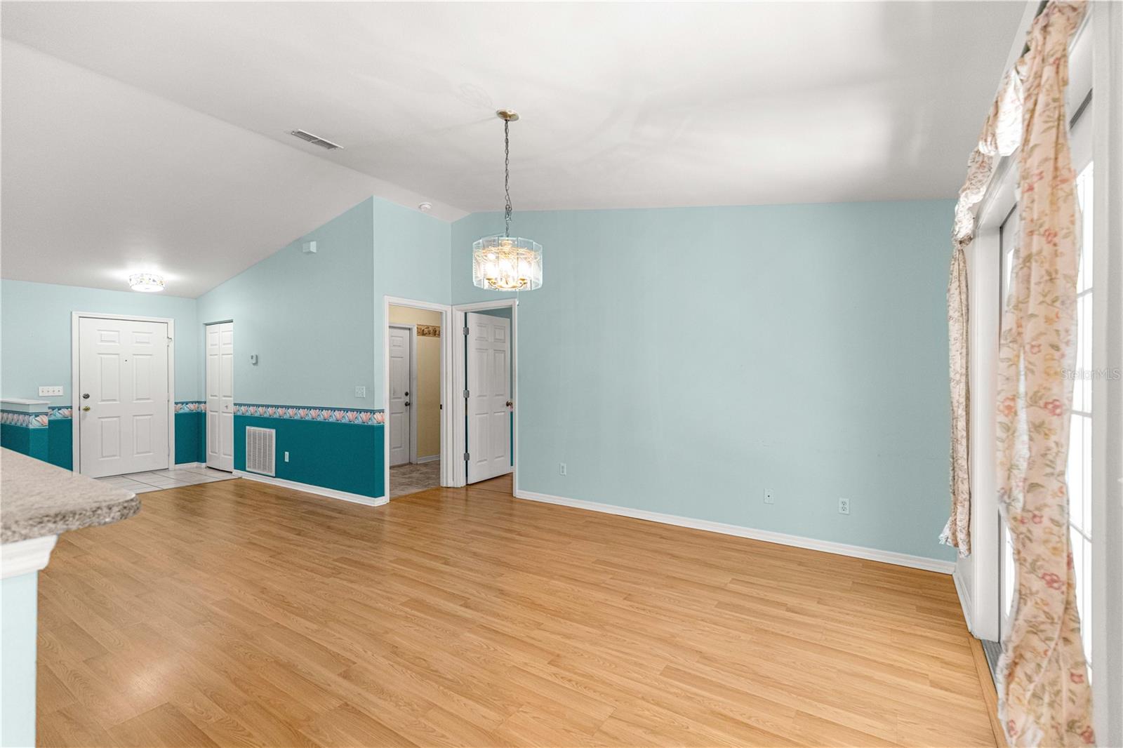 Image 13 of 51 For 10501 60th Terrace