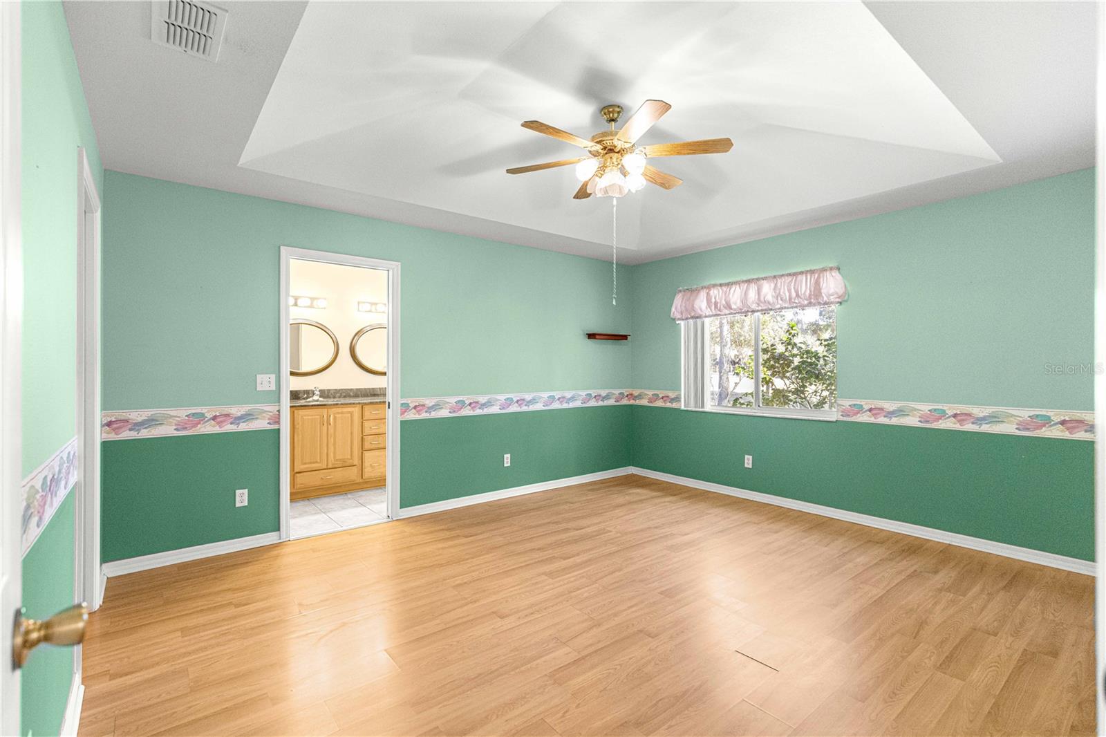 Image 17 of 51 For 10501 60th Terrace