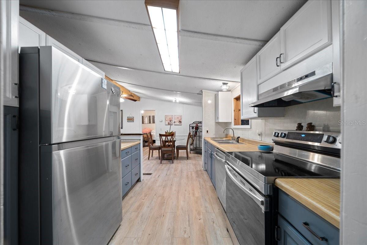 Image 11 of 44 For 454 117th Court