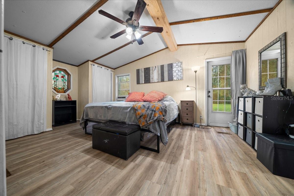 Image 12 of 44 For 454 117th Court