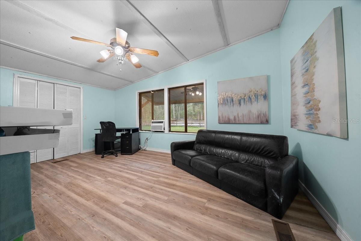 Image 22 of 44 For 454 117th Court