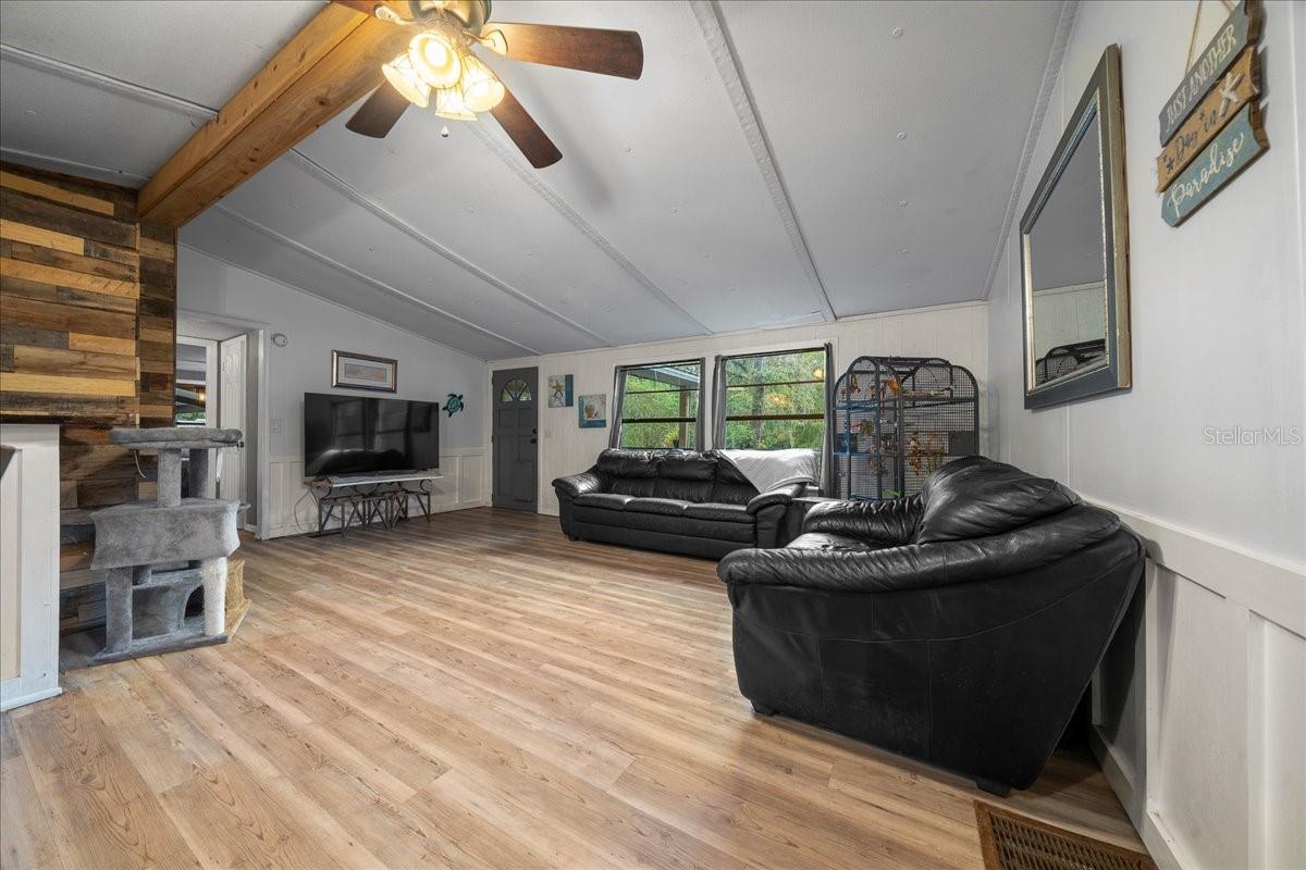 Image 4 of 44 For 454 117th Court