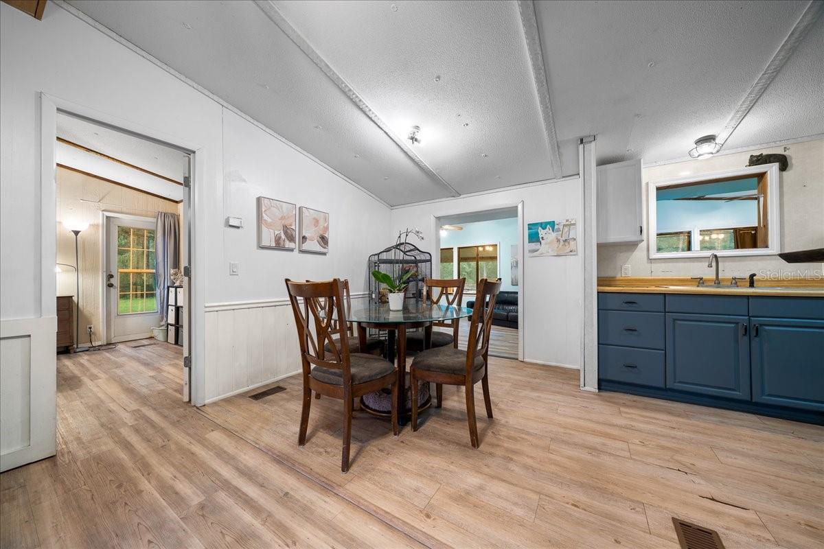 Image 6 of 44 For 454 117th Court